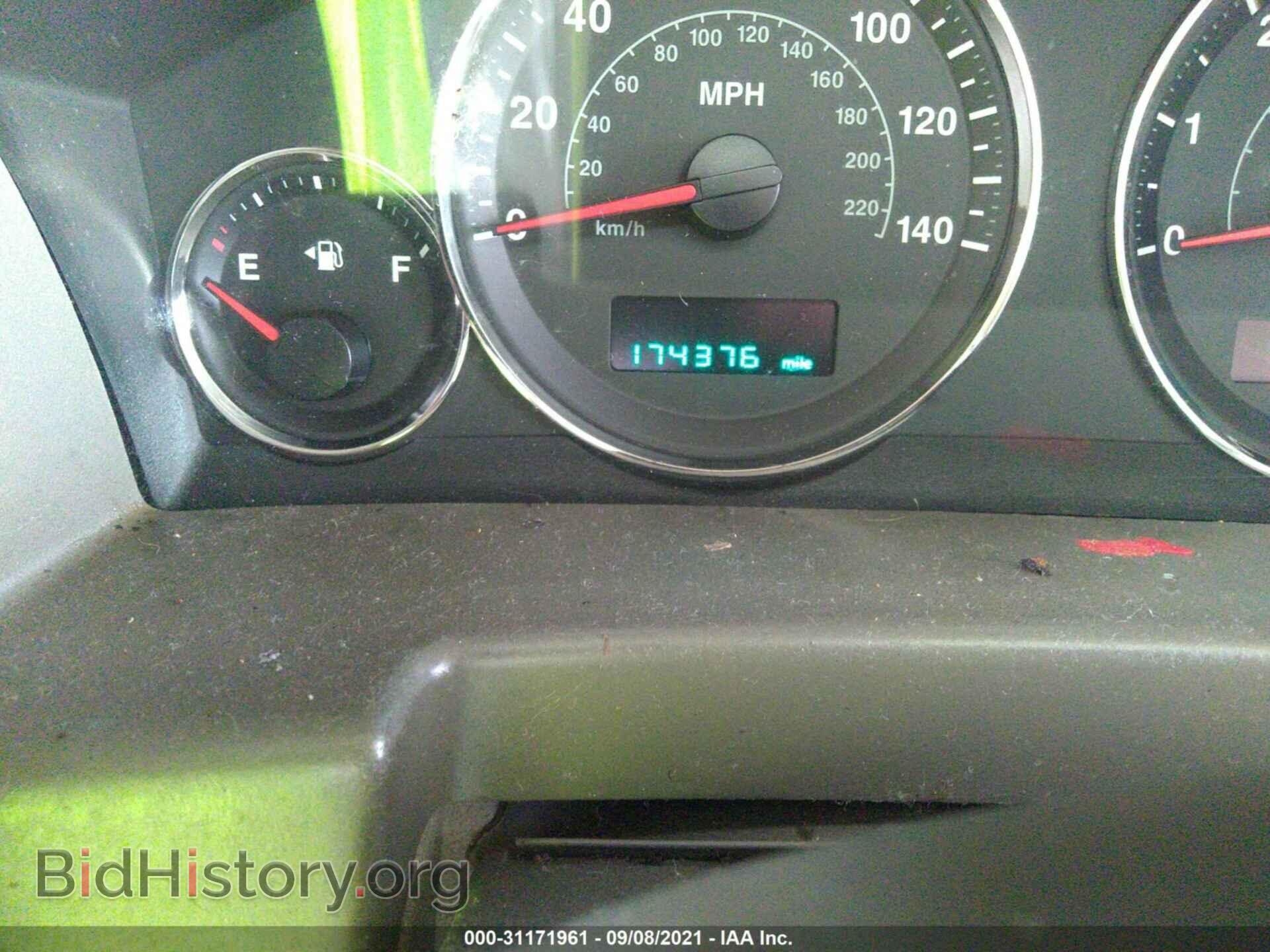 2007 JEEP COMMANDER - VIN: 1J8HG48K07C517215 - Фото 7