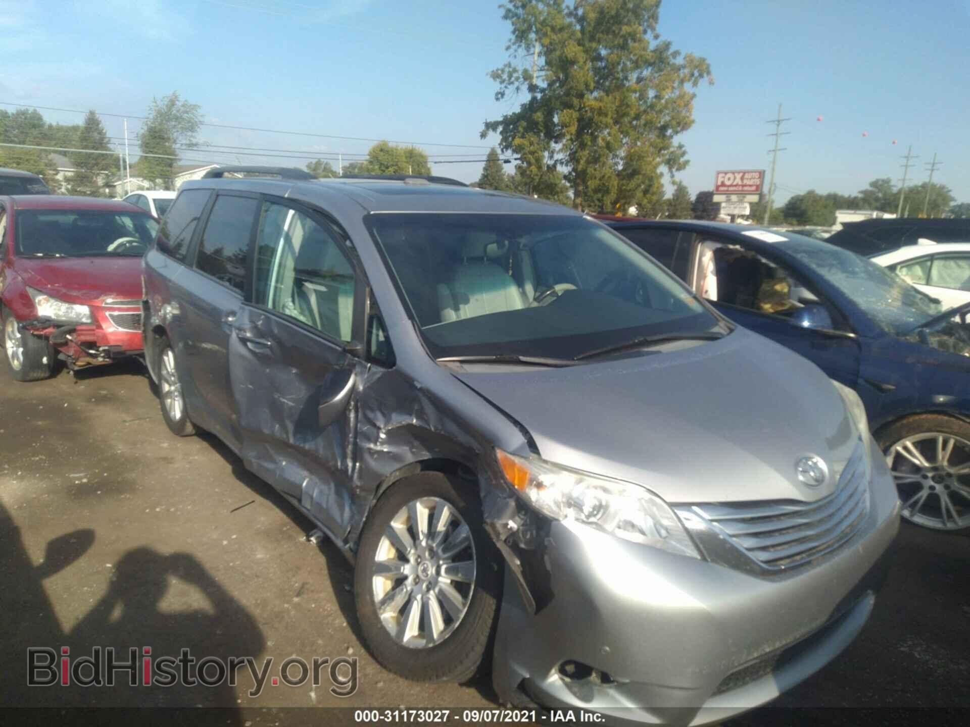 Фотография 5TDYK3DC4BS043131 - TOYOTA SIENNA 2011