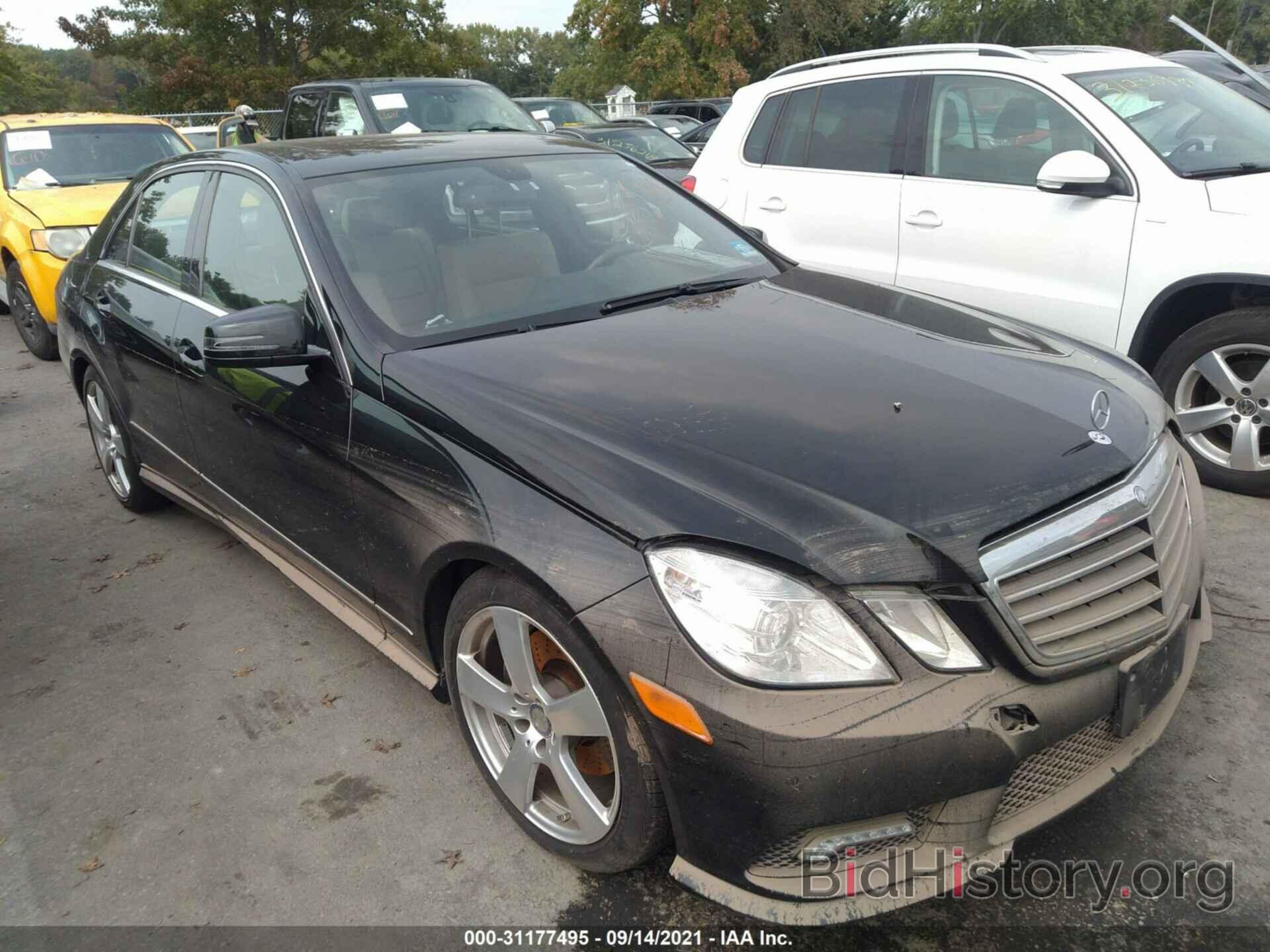 Photo WDDHF8HB9BA427489 - MERCEDES-BENZ E-CLASS 2011