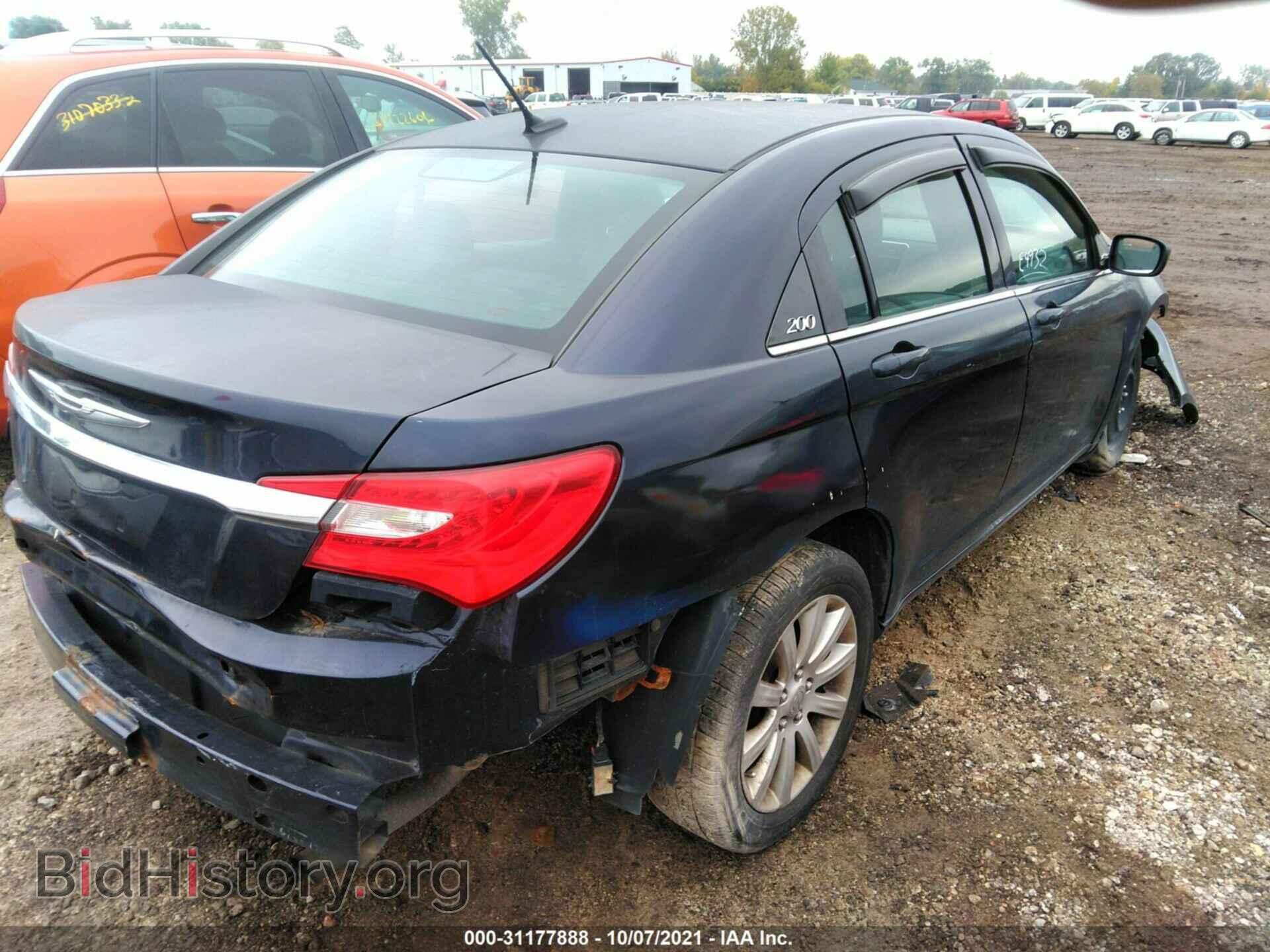 2012 CHRYSLER 200 - VIN: 1C3CCBBB8CN176885 - Photo 4