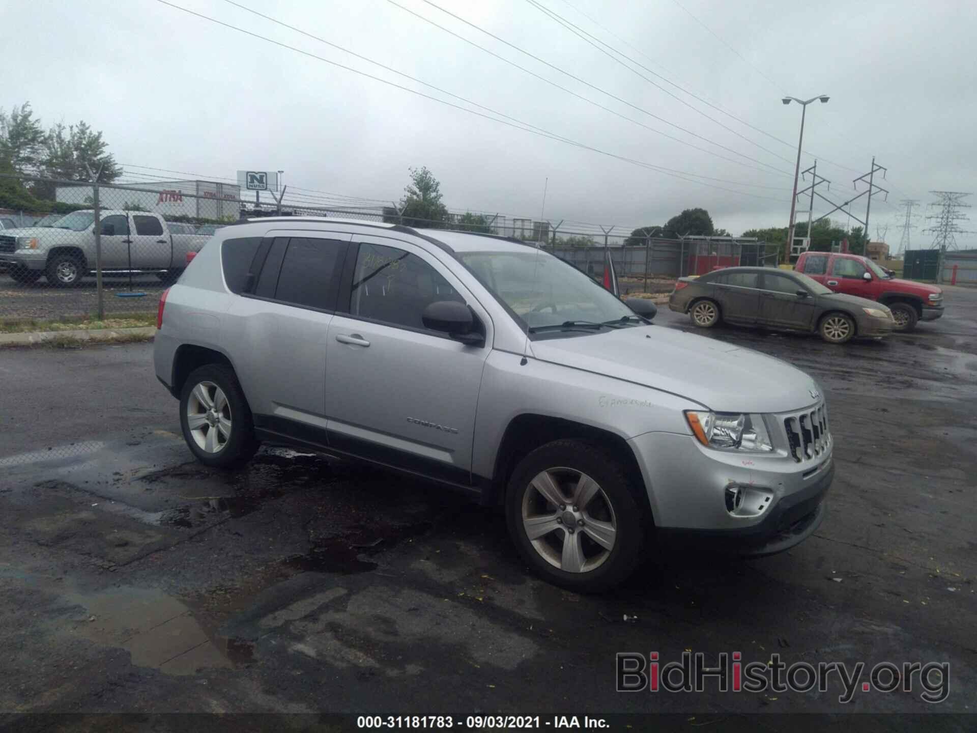 Фотография 1J4NF1FB1BD215539 - JEEP COMPASS 2011