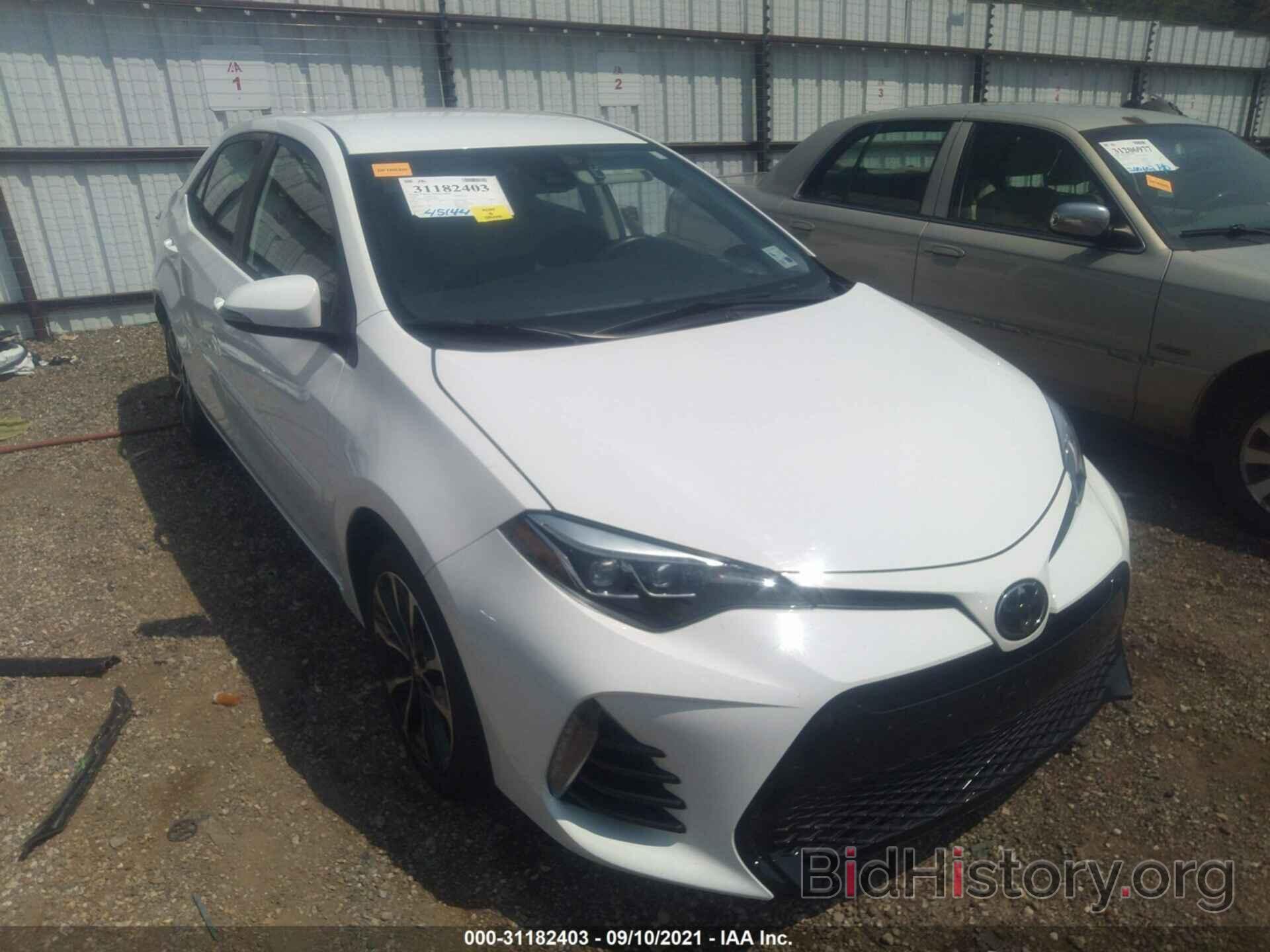 Photo 5YFBURHEXJP844801 - TOYOTA COROLLA 2018