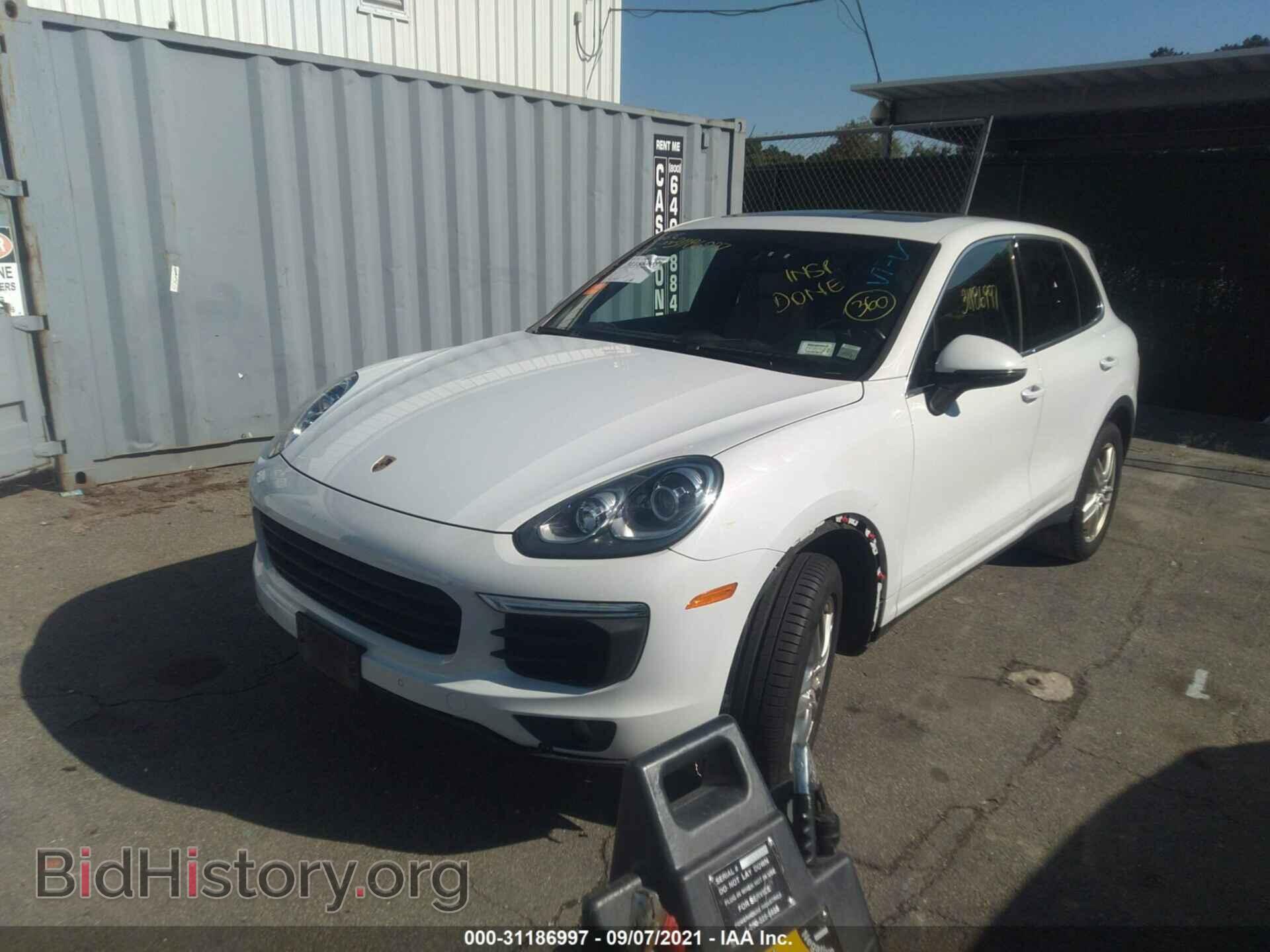 2016 PORSCHE CAYENNE - VIN: WP1AA2A22GLA05219 - Фото 2