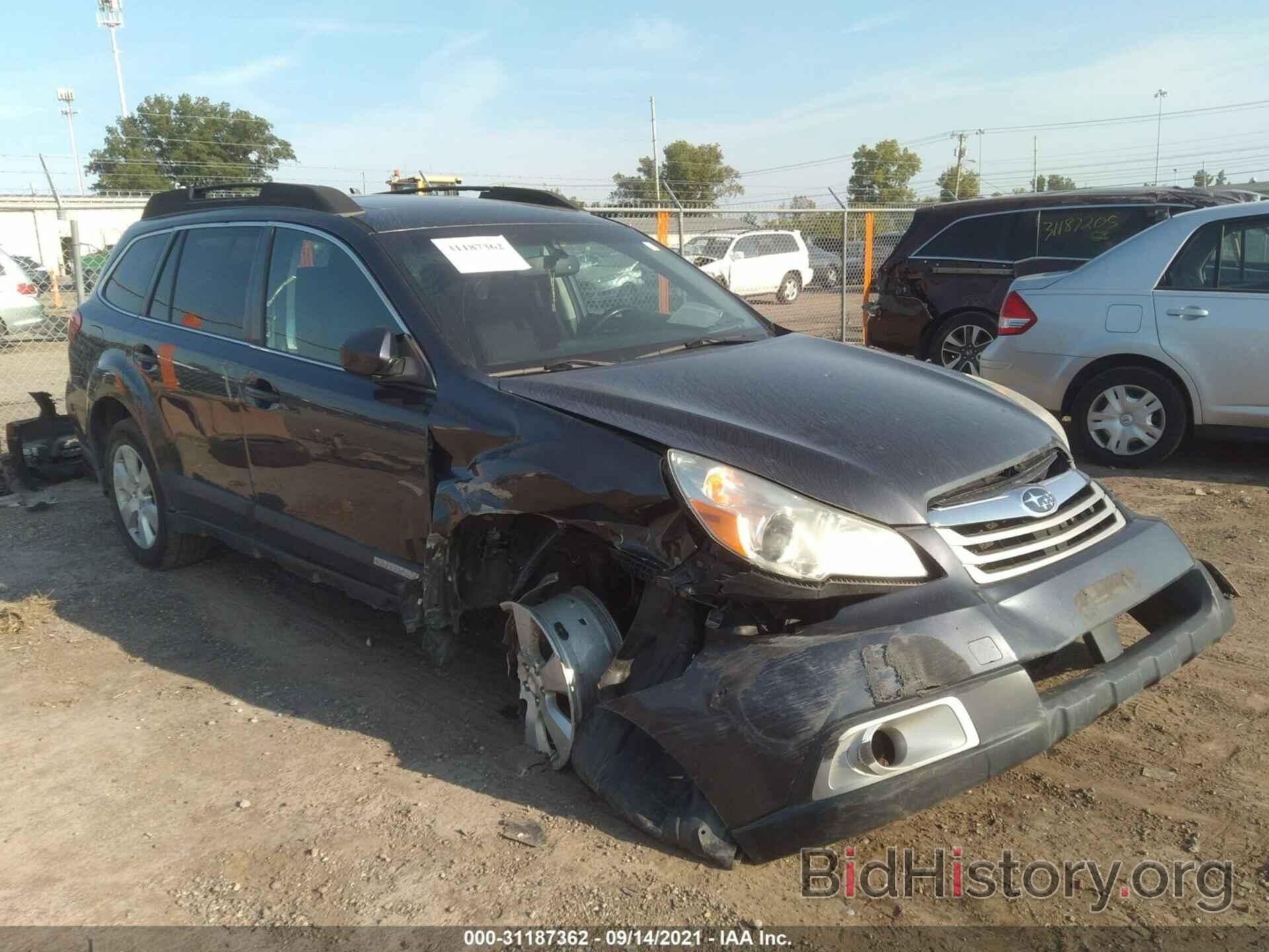 Photo 4S4BRCGC8B3410266 - SUBARU OUTBACK 2011