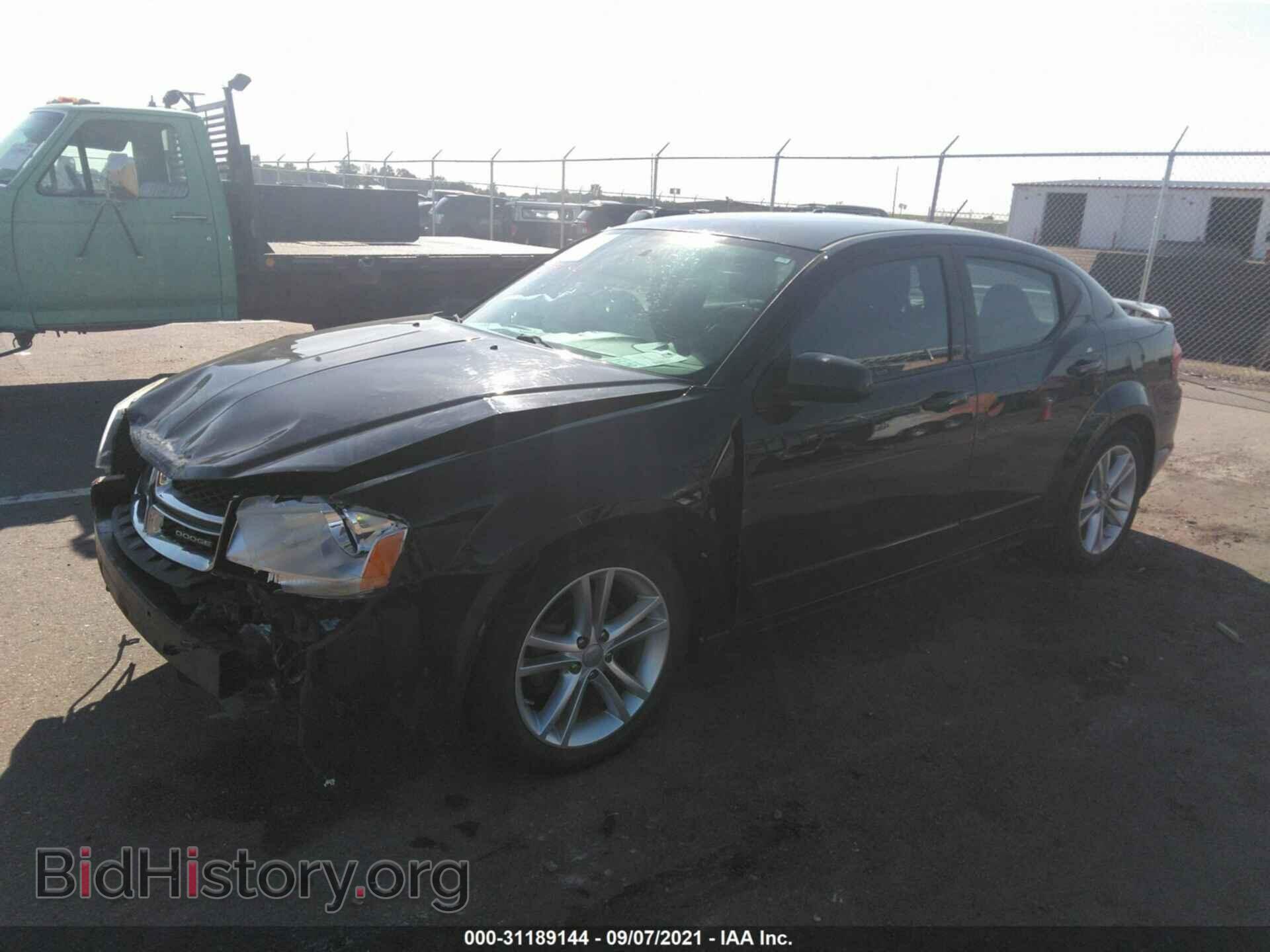 2011 DODGE AVENGER - VIN: 1B3BD1FG3BN587664 - Фото 2