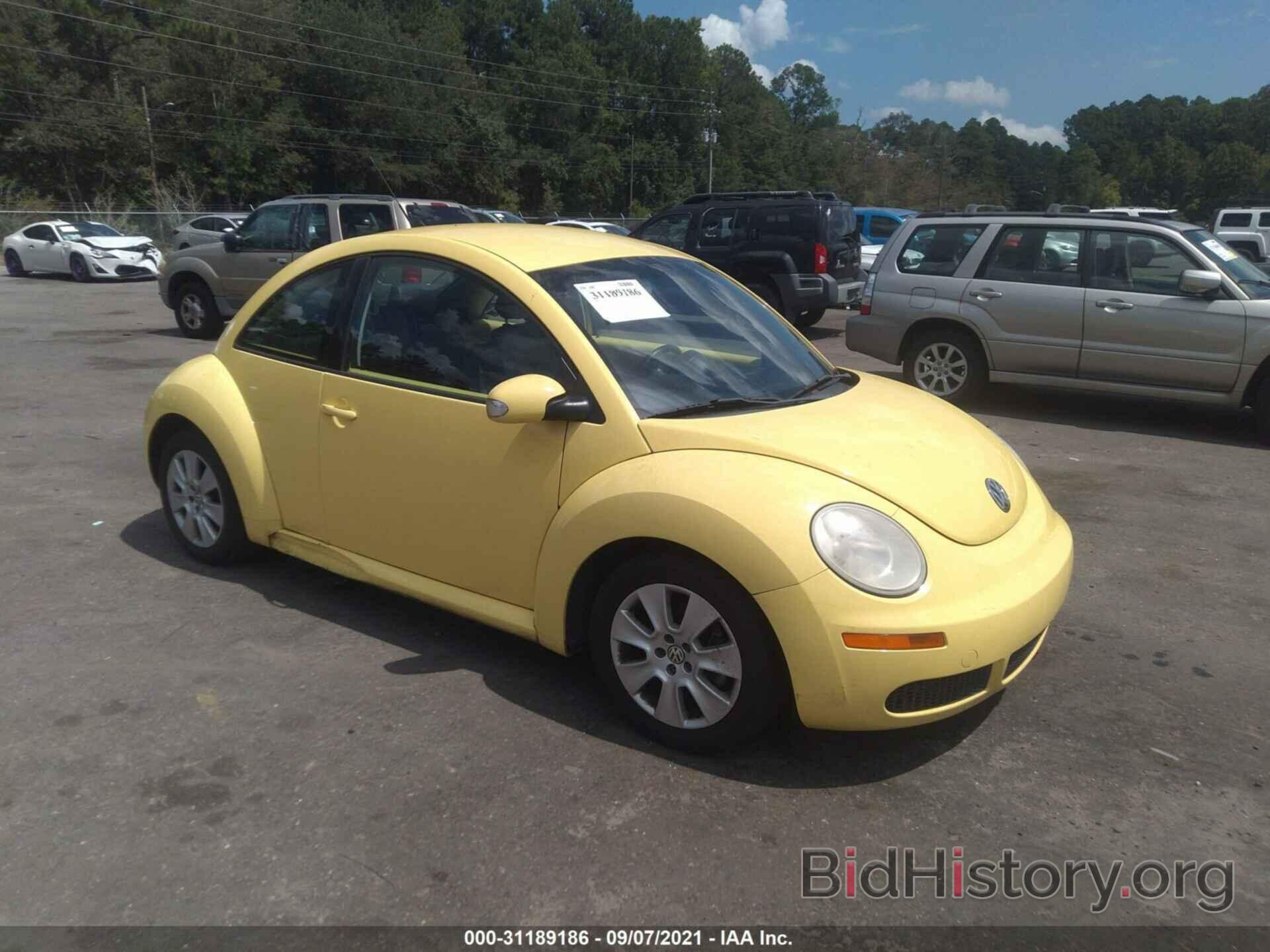 Photo 3VWPW3AGXAM017636 - VOLKSWAGEN NEW BEETLE COUPE 2010