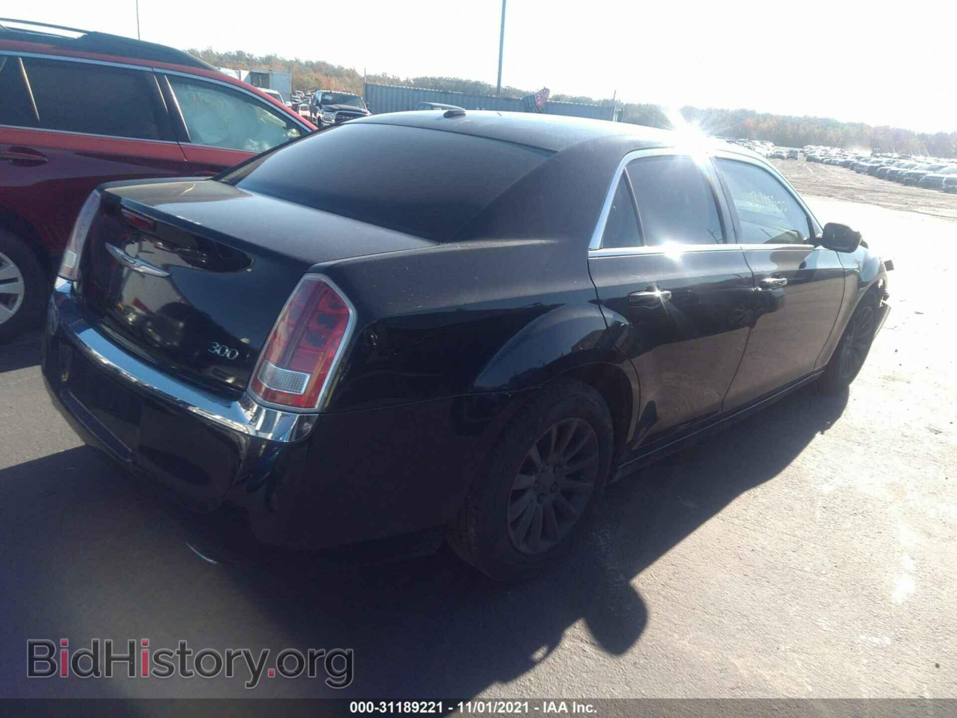 2014 CHRYSLER 300 - VIN: 2C3CCAAG2EH288763 - Фото 4