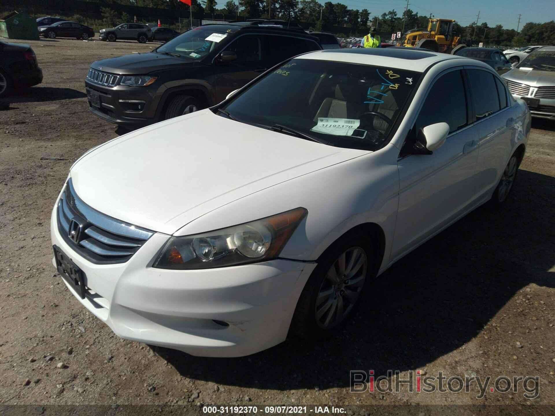 Photo 1HGCP2F80BA086393 - HONDA ACCORD SDN 2011