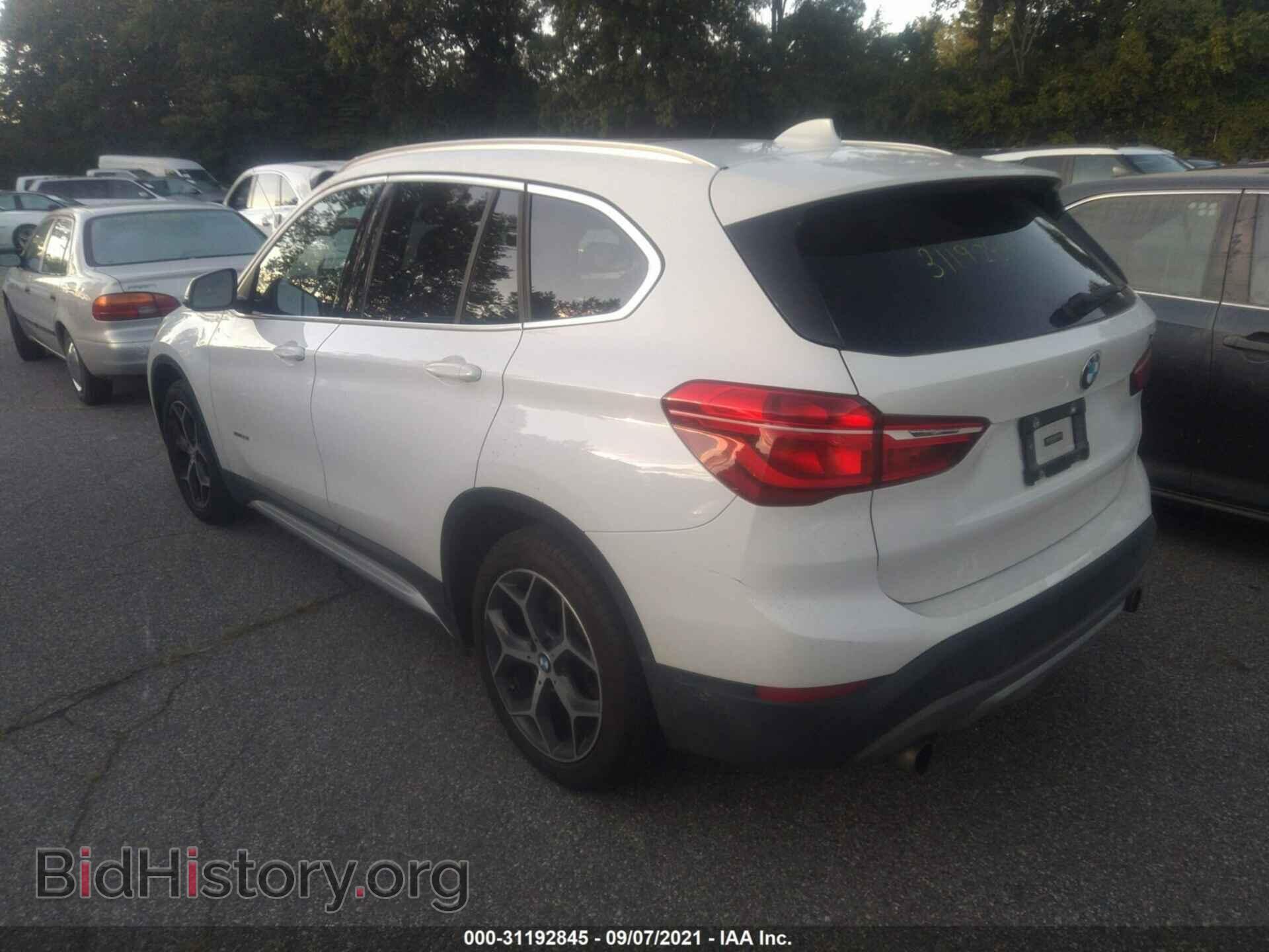 2017 BMW X1 - VIN: WBXHT3C37H5F71913 - Фото 3