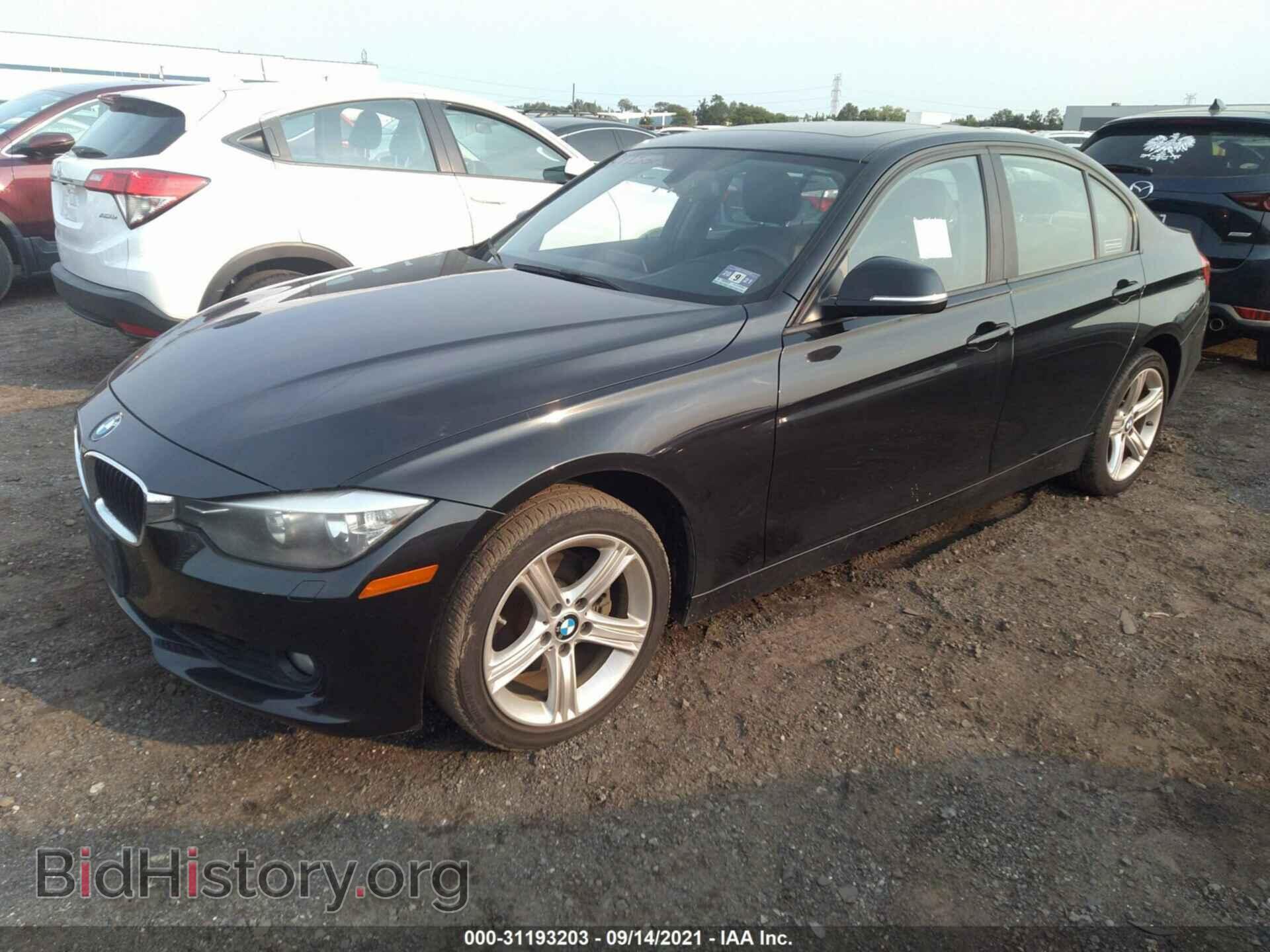 2013 BMW 3 SERIES - VIN: WBA3B5C55DF596704 - Фото 2