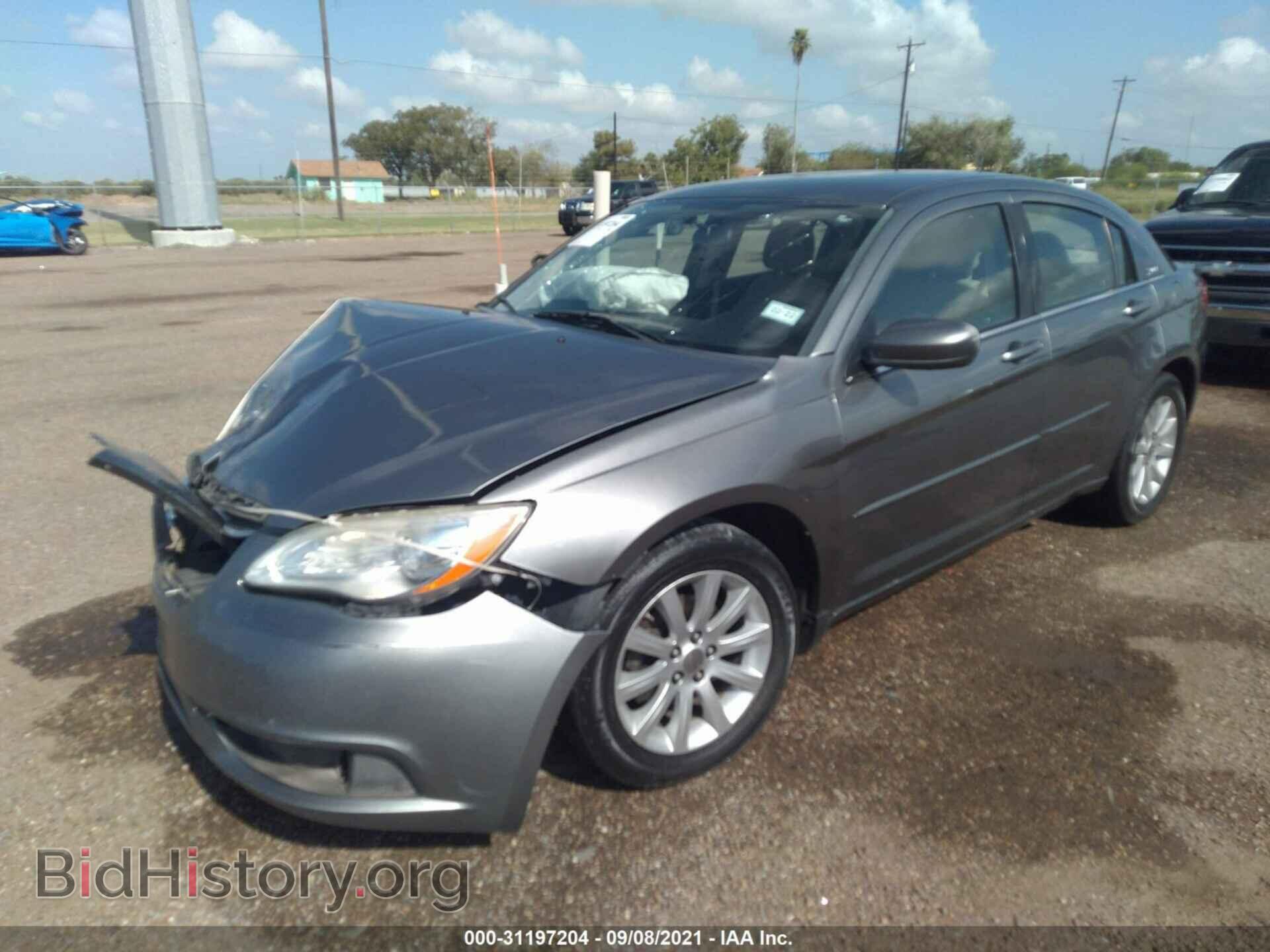 2012 CHRYSLER 200 - VIN: 1C3CCBBB2CN119923 - Фото 2