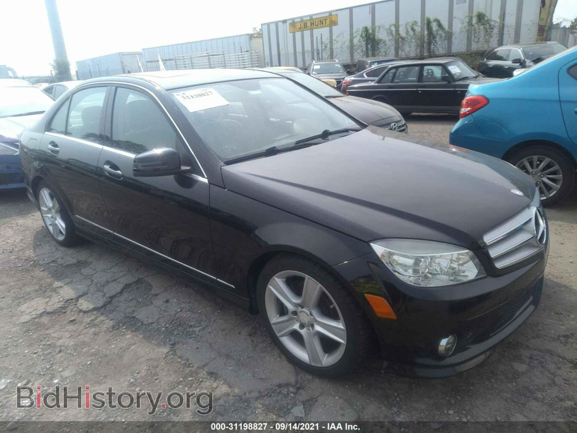 Photo WDDGF8BB9AR108775 - MERCEDES-BENZ C-CLASS 2010