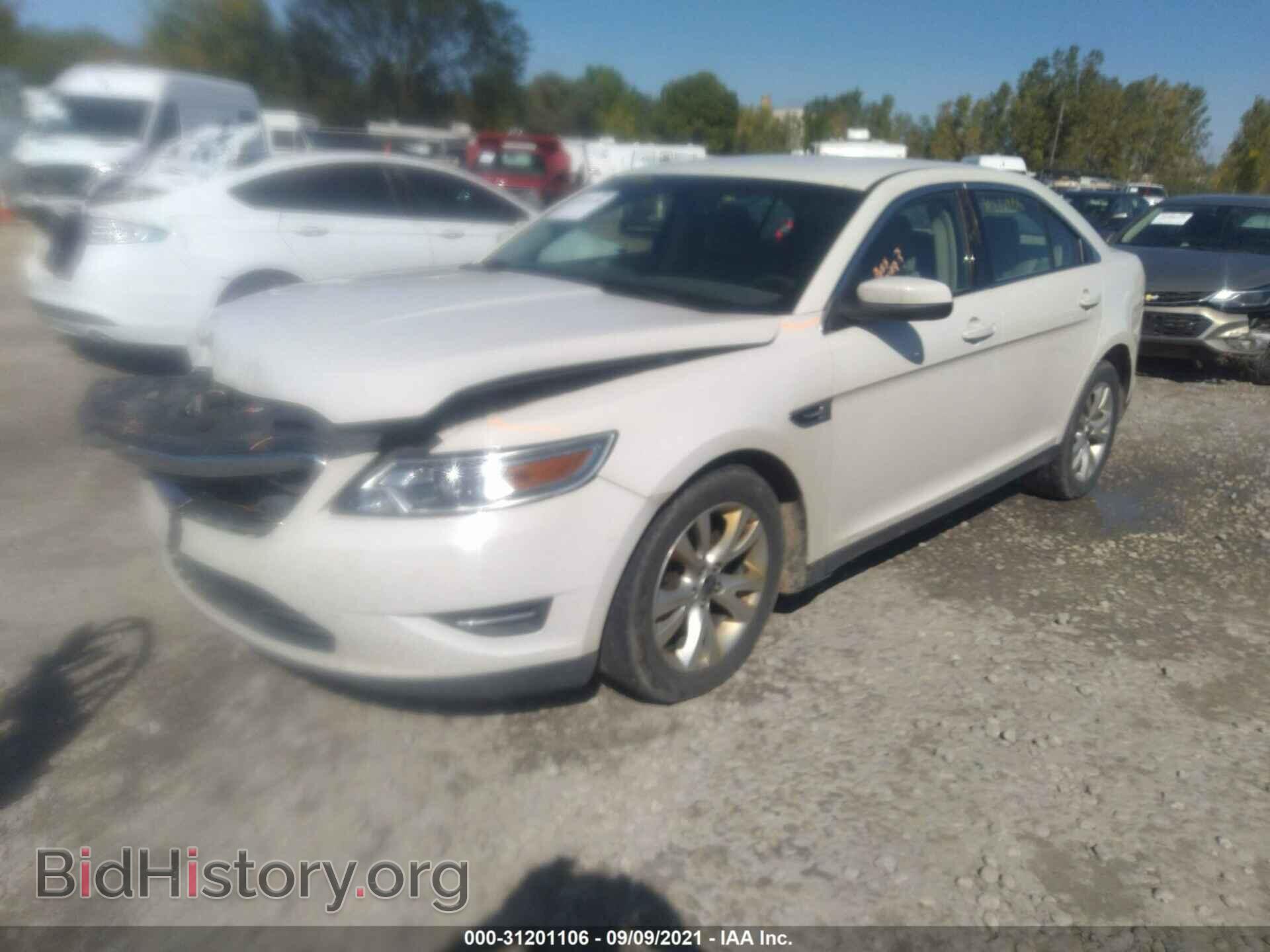 2011 FORD TAURUS - VIN: 1FAHP2HW0BG116267 - Фото 2