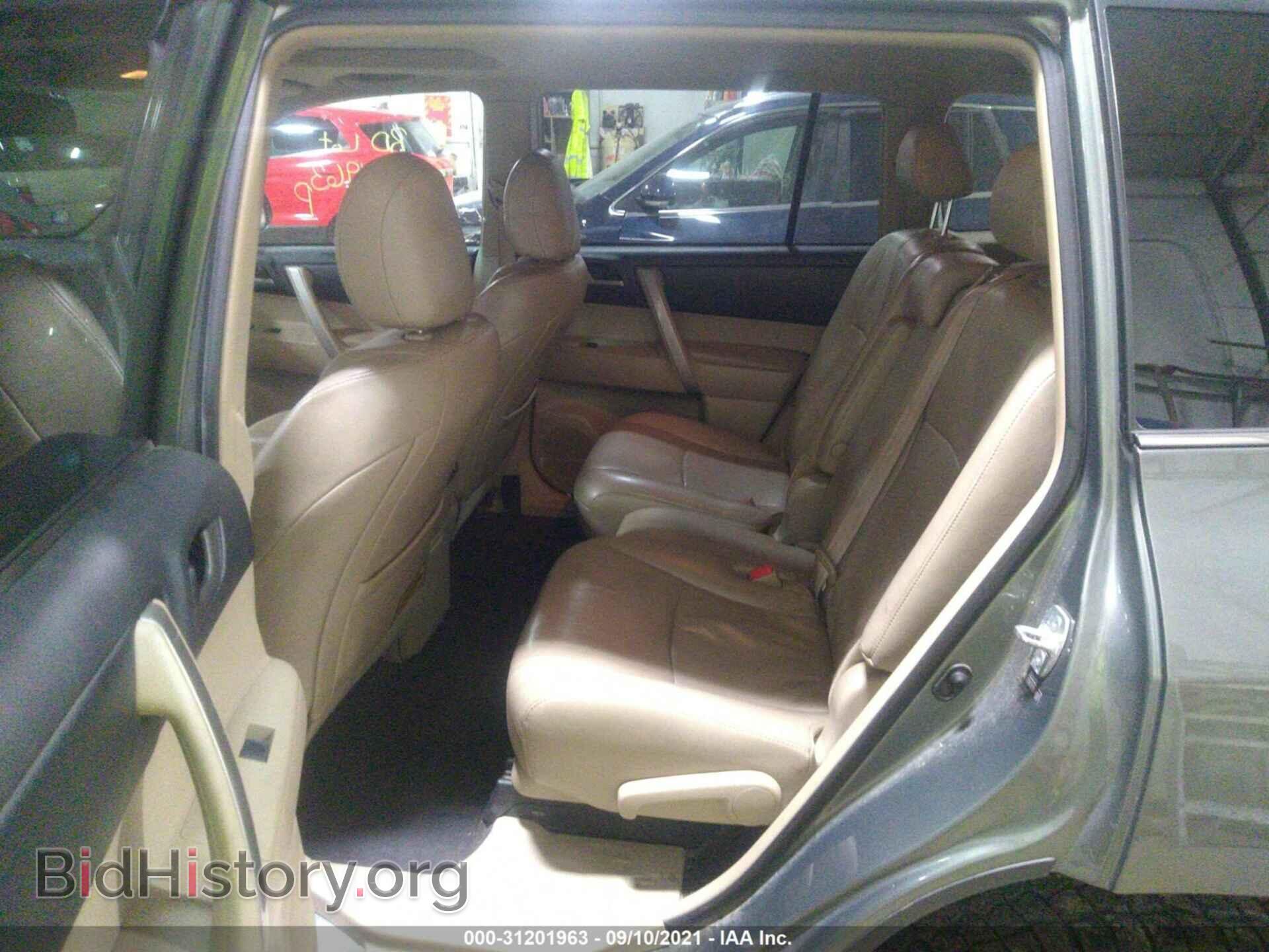 2011 TOYOTA HIGHLANDER - VIN: 5TDBK3EH7BS049585 - Фото 8