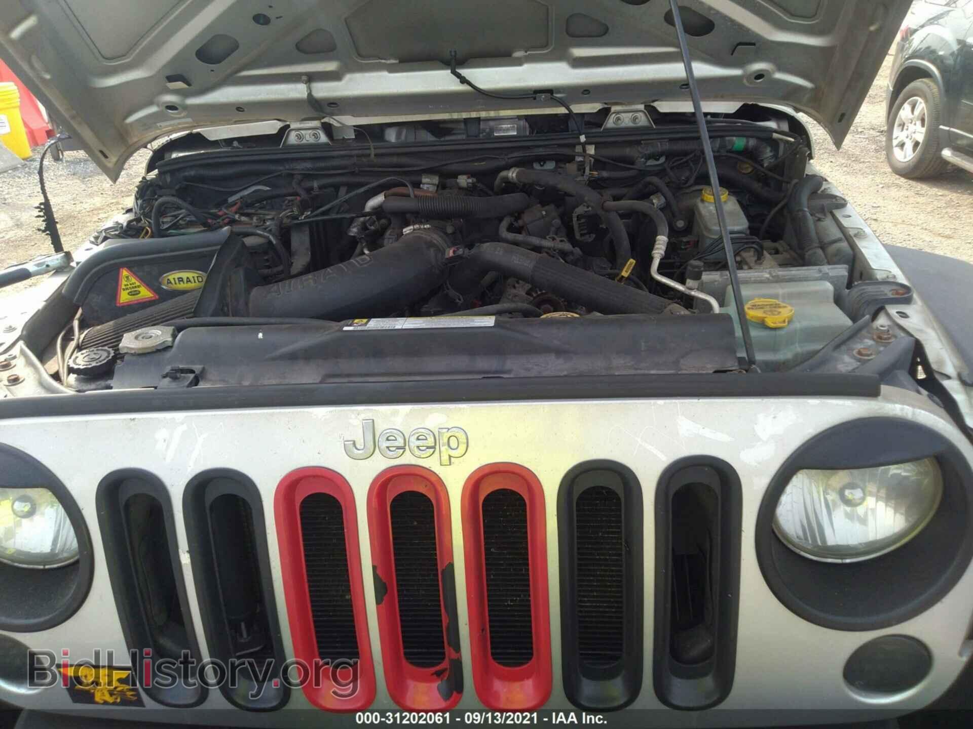 2008 JEEP WRANGLER - VIN: 1J4FA24118L556313 - Фото 10