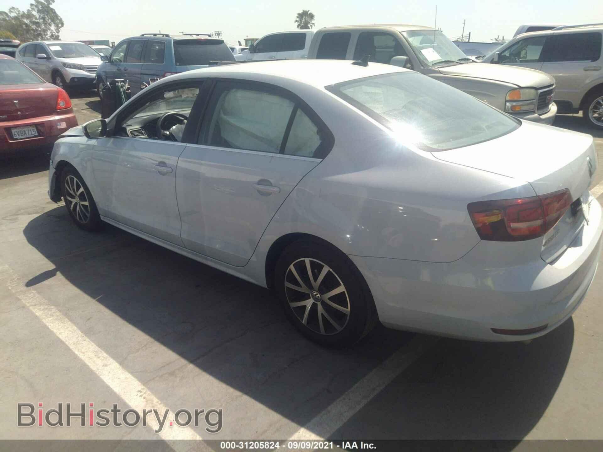 2017 VOLKSWAGEN JETTA - VIN: 3VWDB7AJ7HM335922 - Фото 3