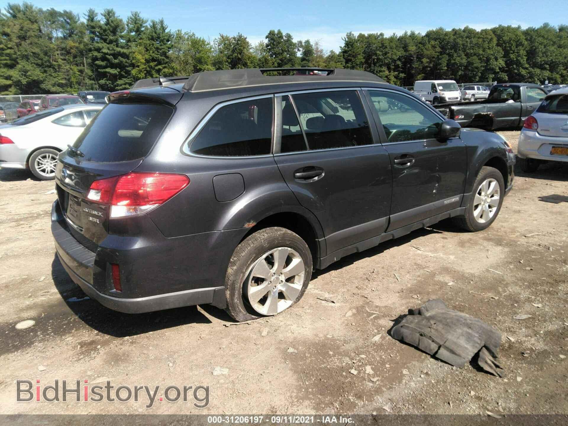 2011 SUBARU OUTBACK - VIN: 4S4BRDJC8B2312021 - Photo 4