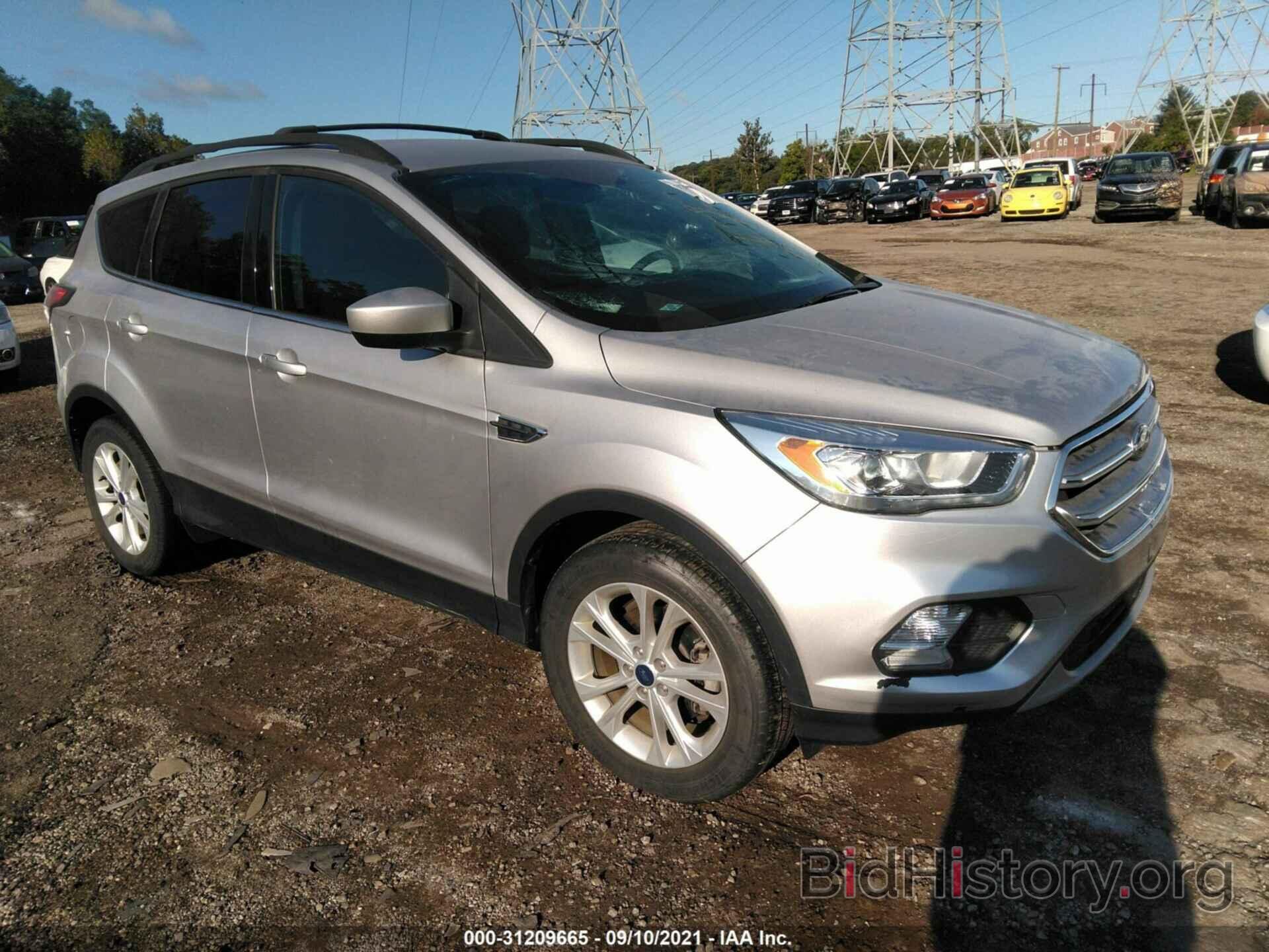 Фотография 1FMCU0GD3HUA60610 - FORD ESCAPE 2017