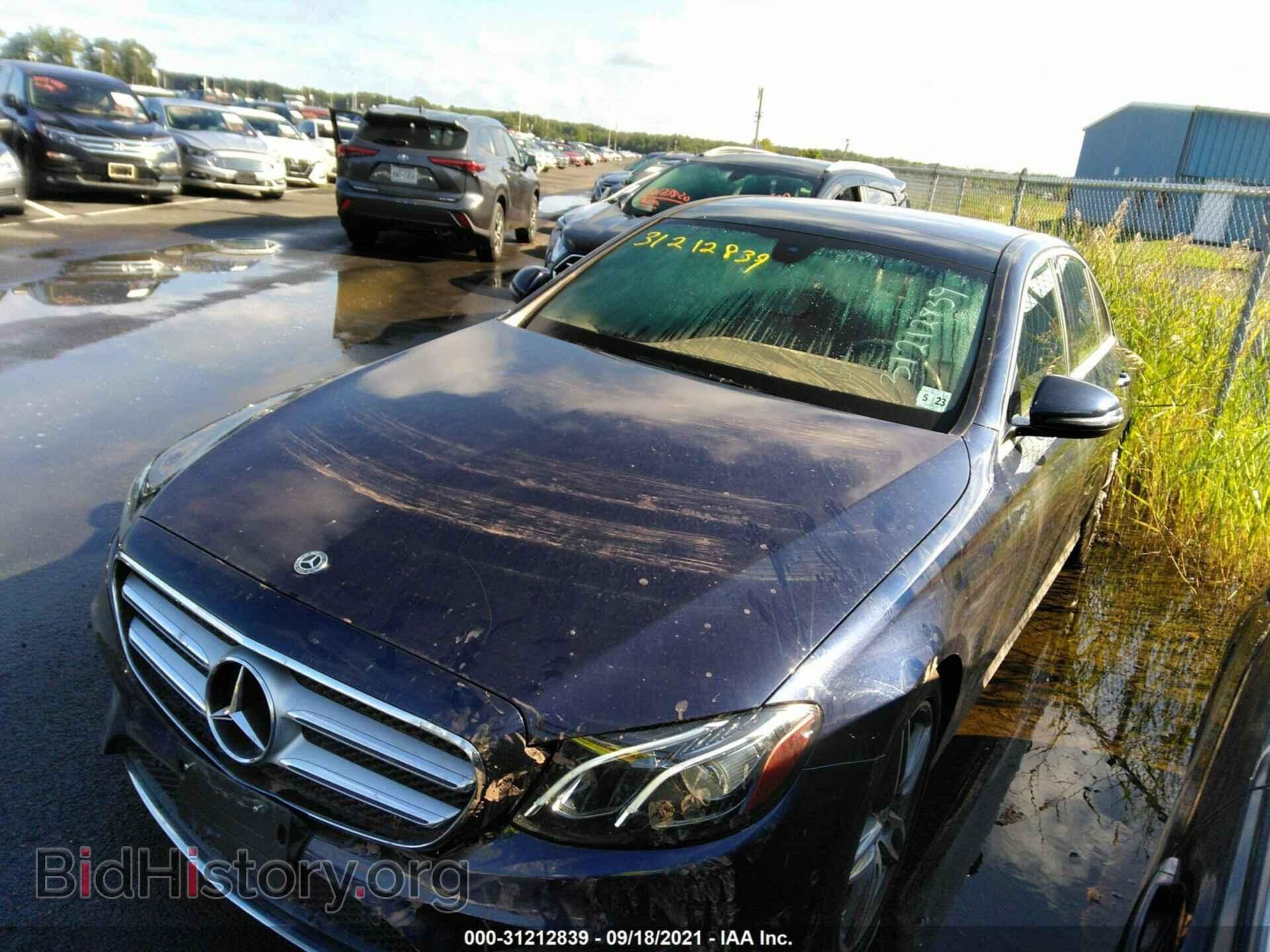 2018 MERCEDES-BENZ E-CLASS - VIN: WDDZF4KB7JA371380 - Фото 2