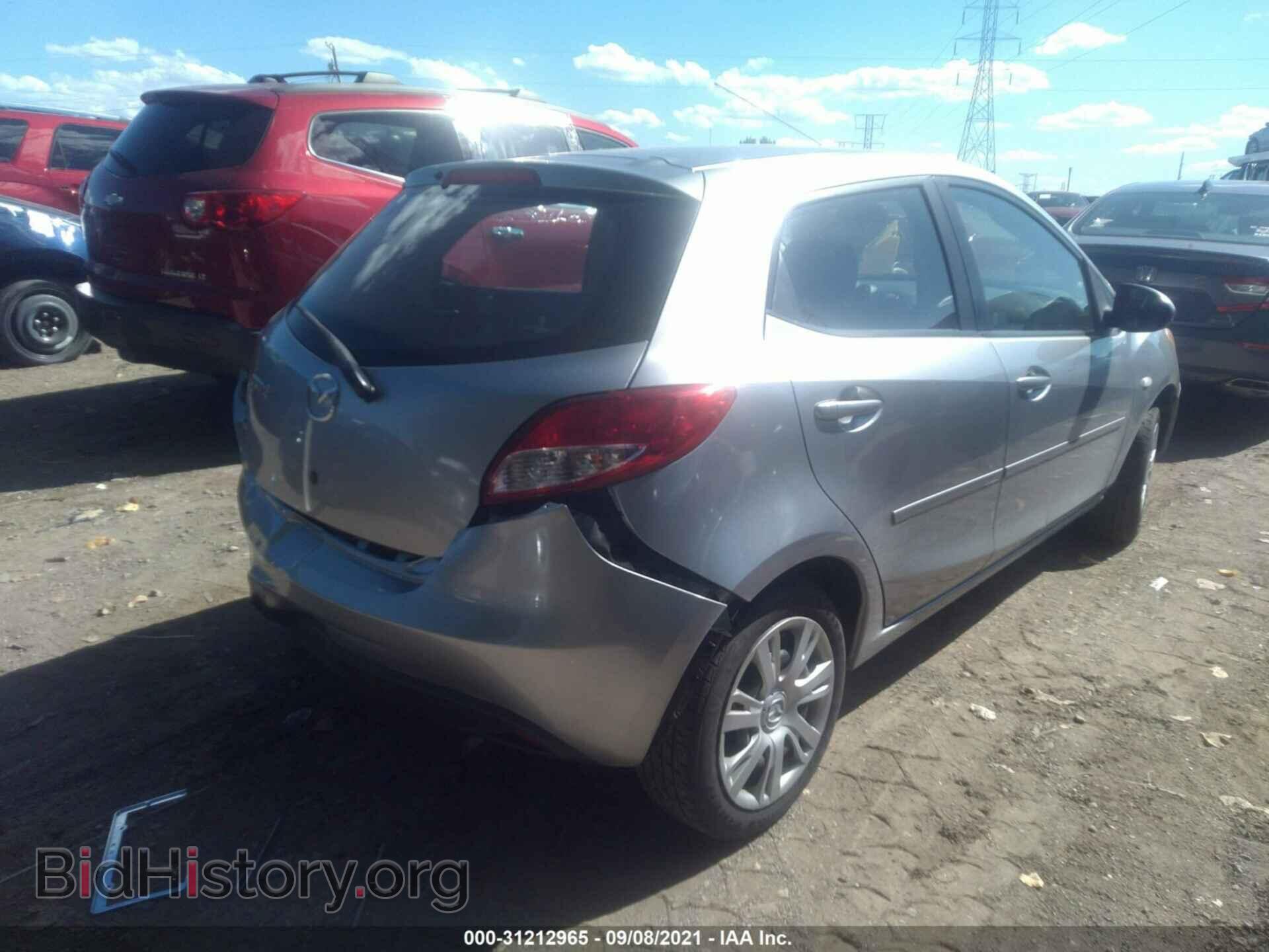 2011 MAZDA MAZDA2 - VIN: JM1DE1HY9B0127867 - Фото 4