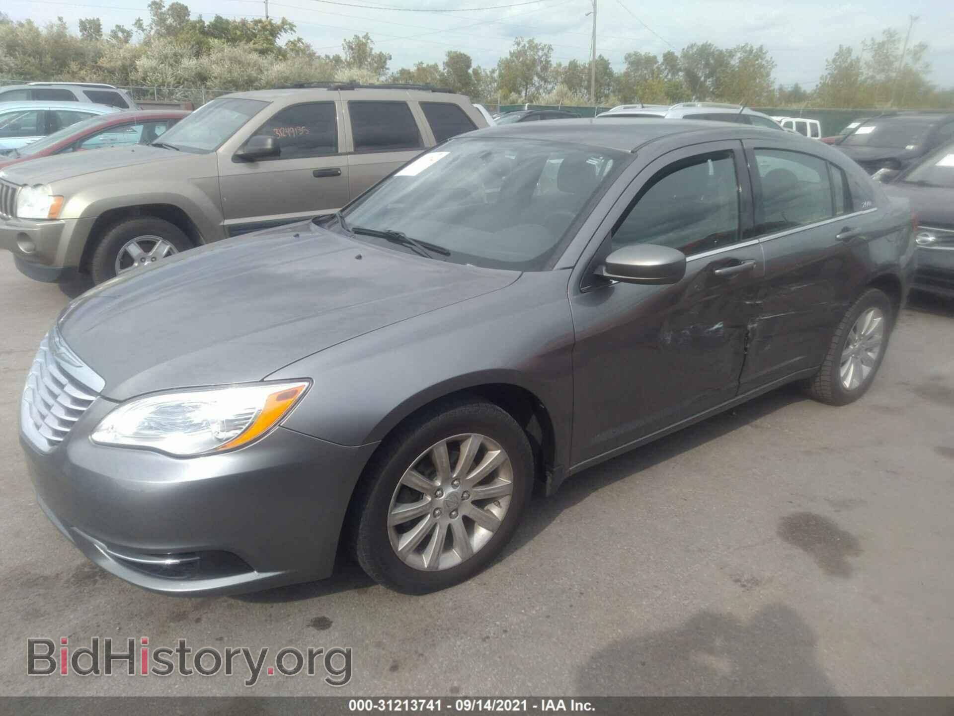 2012 CHRYSLER 200 - VIN: 1C3CCBBB2CN180933 - Photo 2