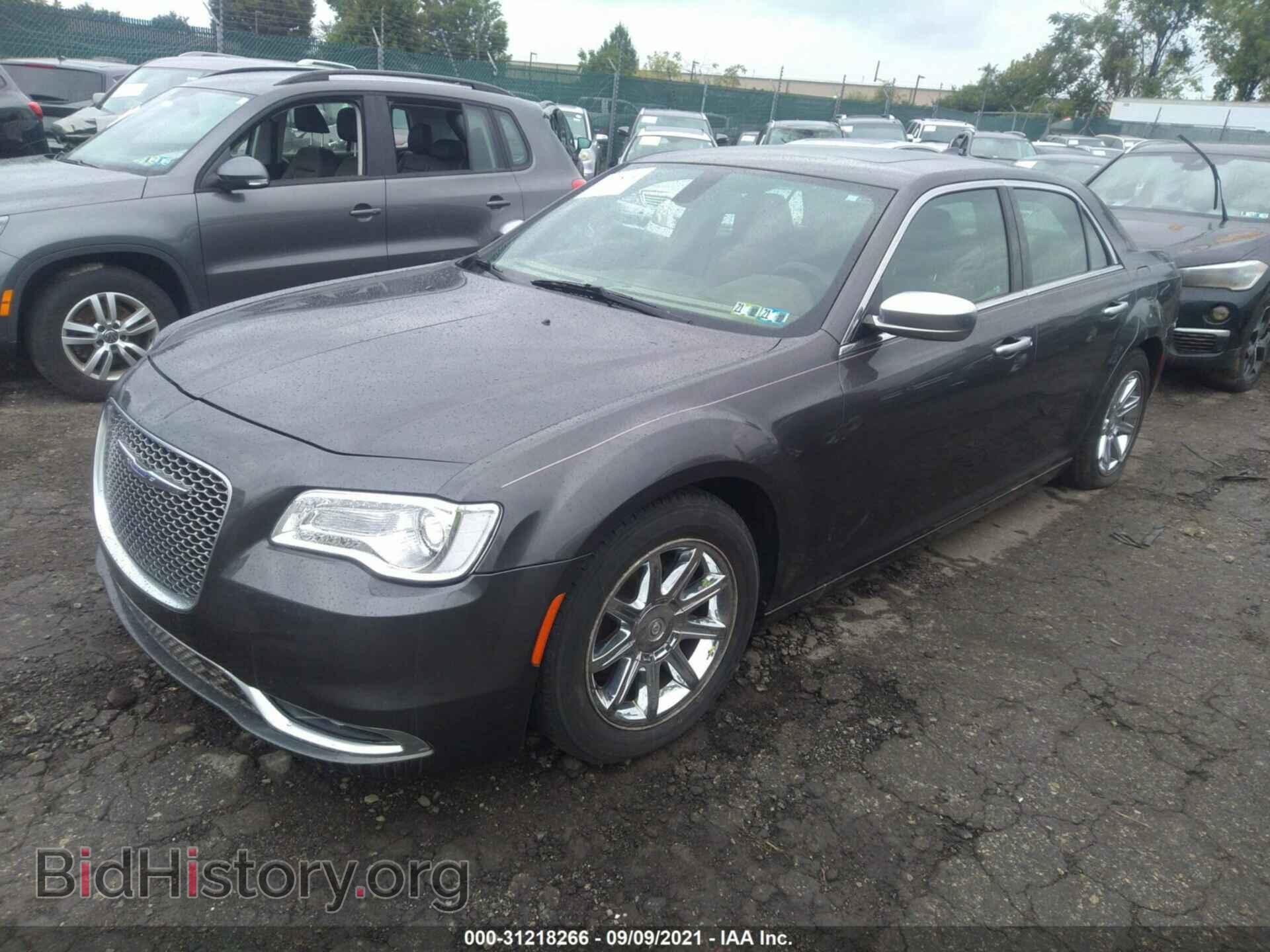 2017 CHRYSLER 300 - VIN: 2C3CCAPG2HH657455 - Фото 2