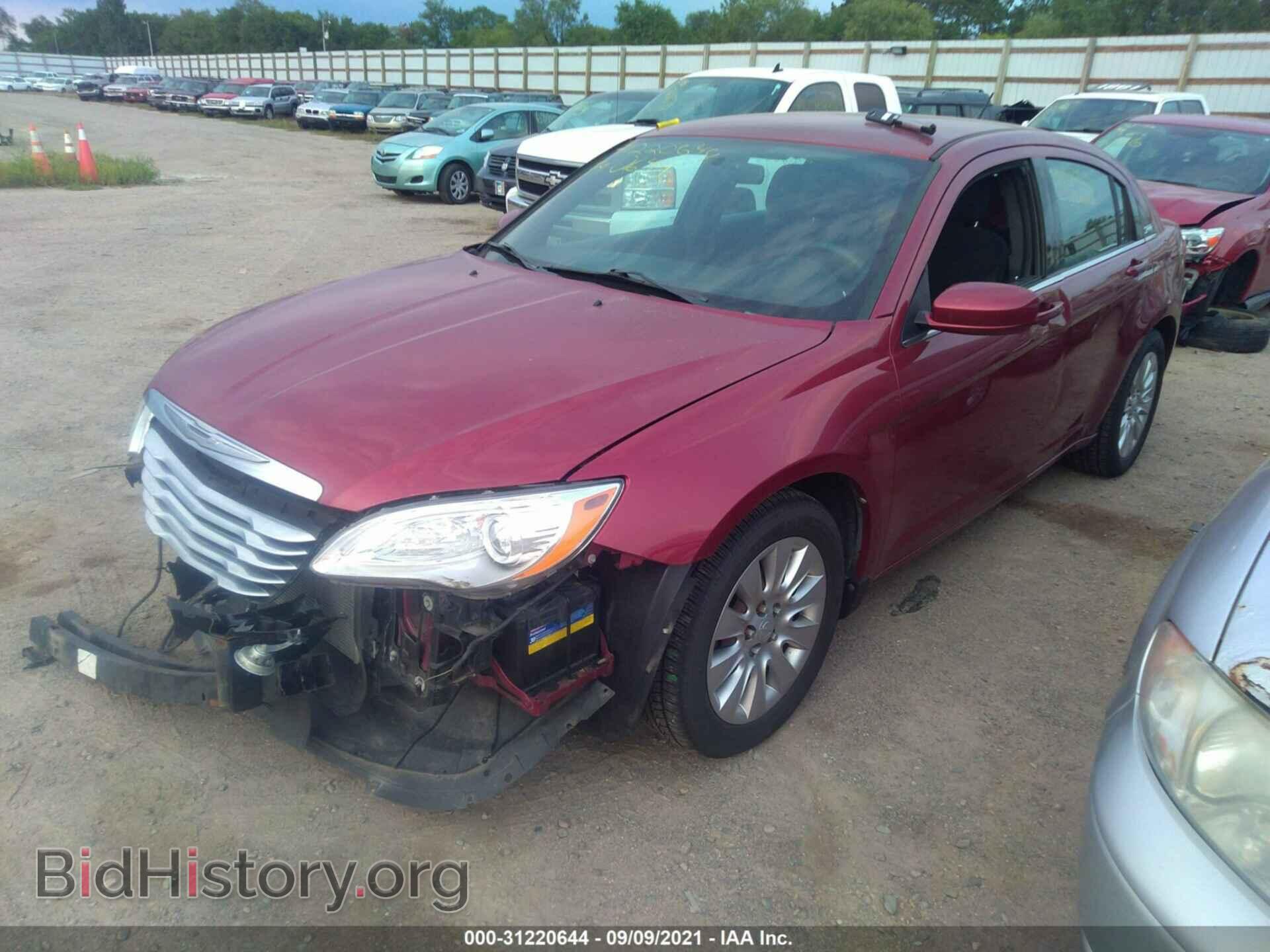 2013 CHRYSLER 200 - VIN: 1C3CCBAB5DN646535 - Фото 2
