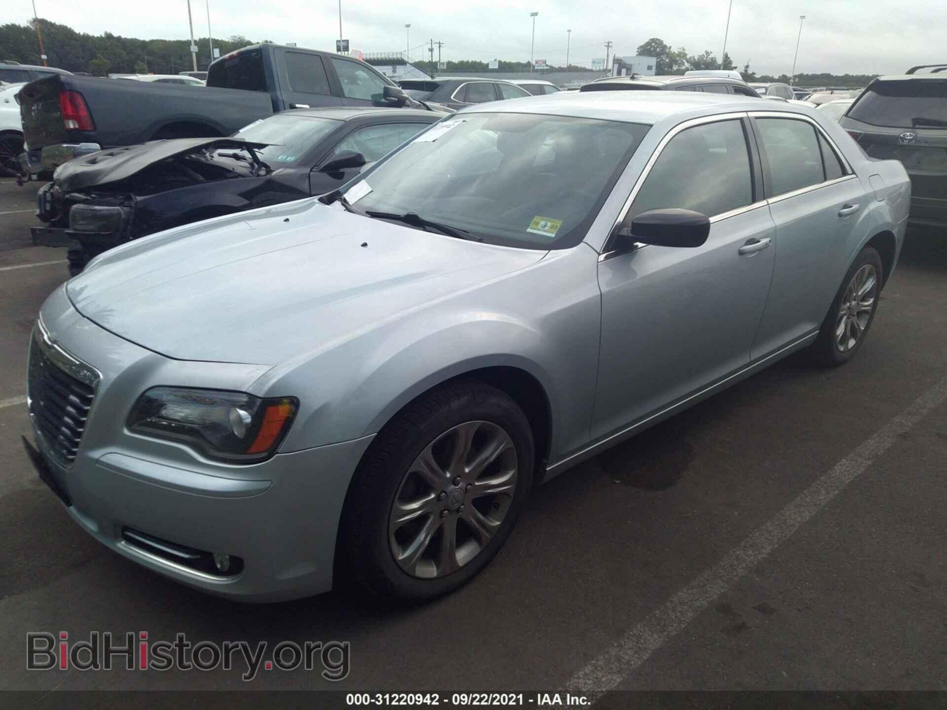 2013 CHRYSLER 300 - VIN: 2C3CCAGG7DH590197 - Фото 2