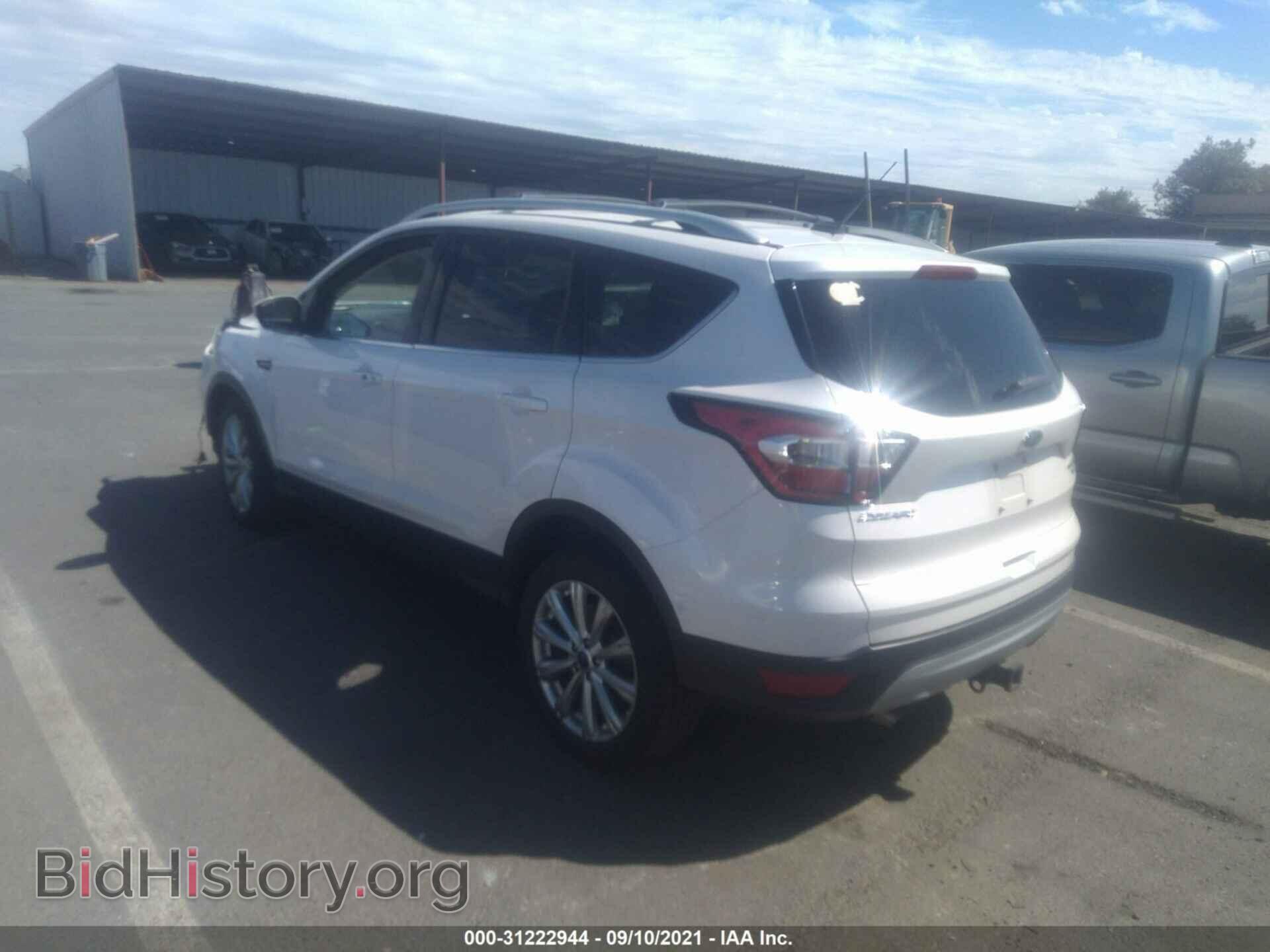 2017 FORD ESCAPE - VIN: 1FMCU9J93HUC02639 - Фото 3