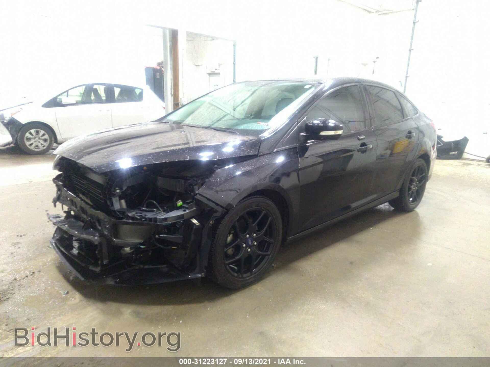 2016 FORD FOCUS - VIN: 1FADP3F24GL245681 - Фото 2