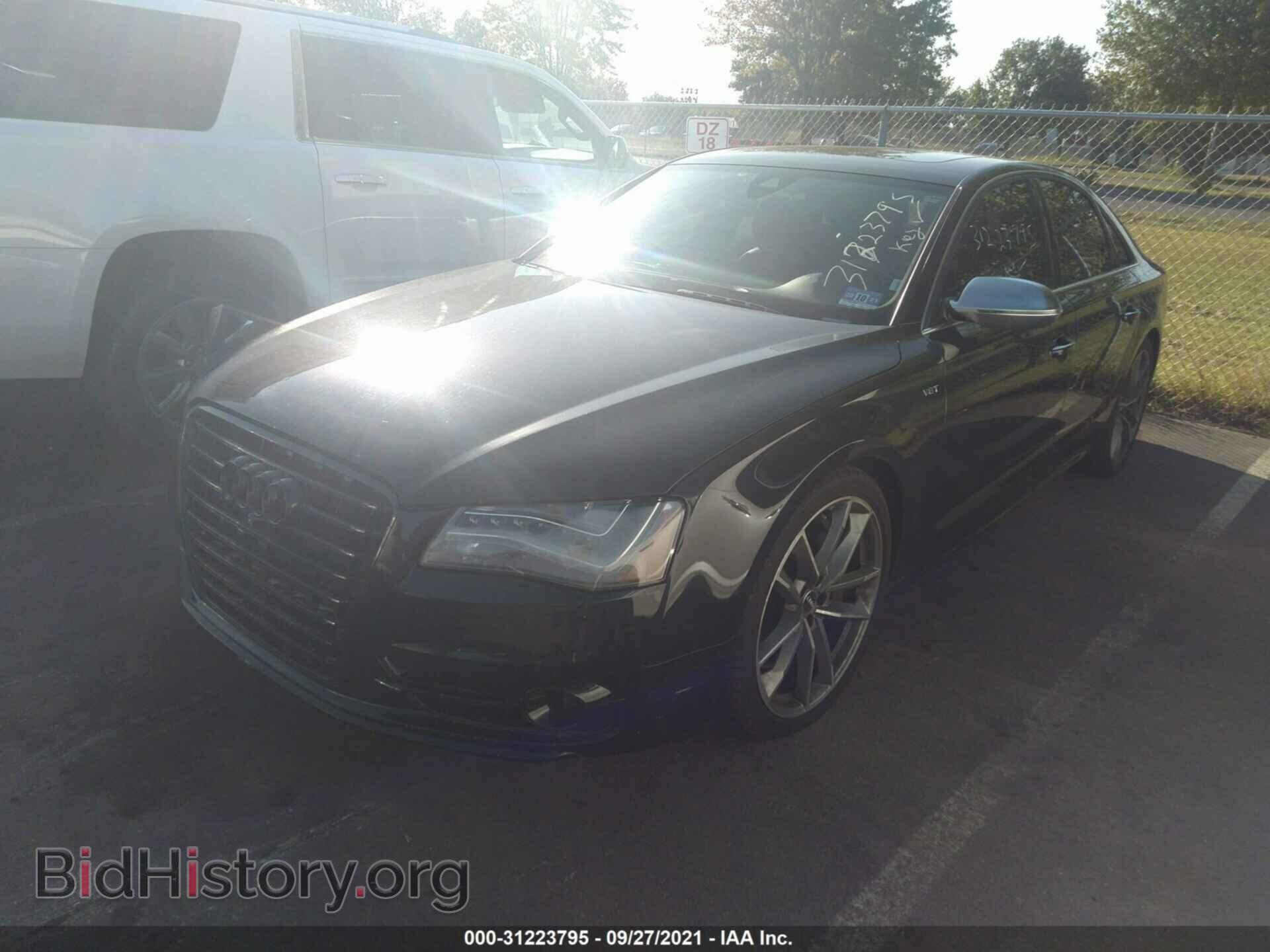 2013 AUDI S8 - VIN: WAUD2AFD5DN010735 - Фото 2