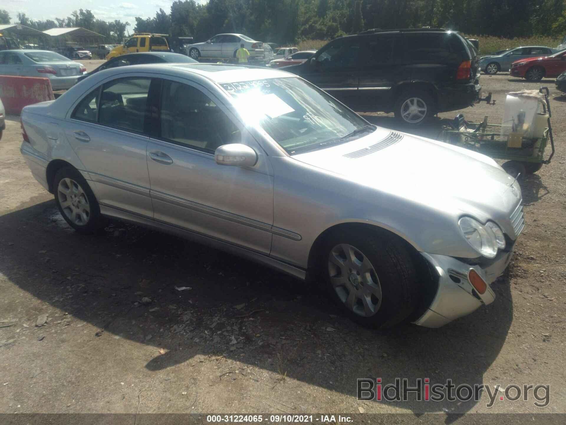 Photo WDBRF92H66F752836 - MERCEDES-BENZ C-CLASS 2006