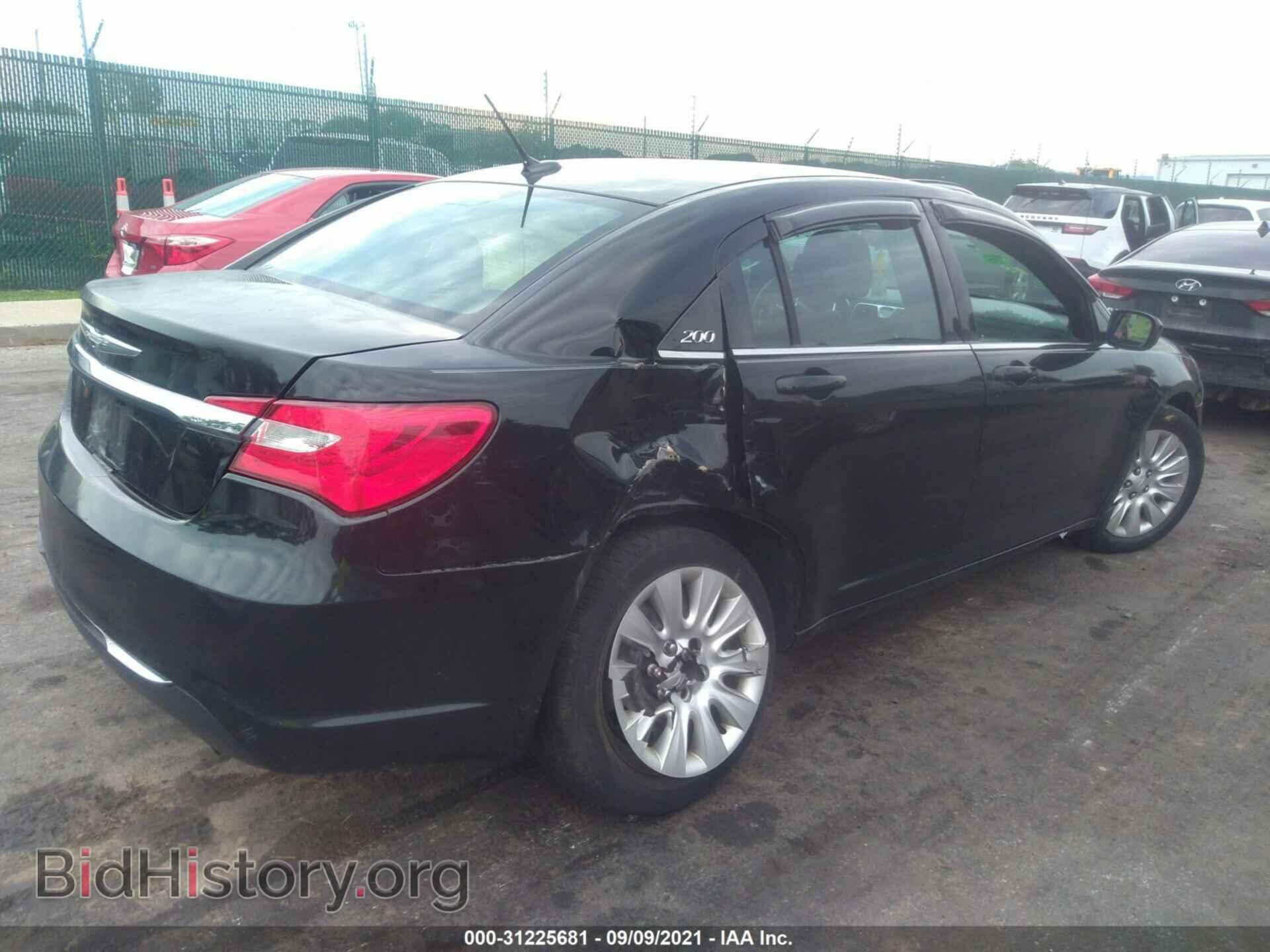2012 CHRYSLER 200 - VIN: 1C3CCBAB0CN320401 - Photo 4