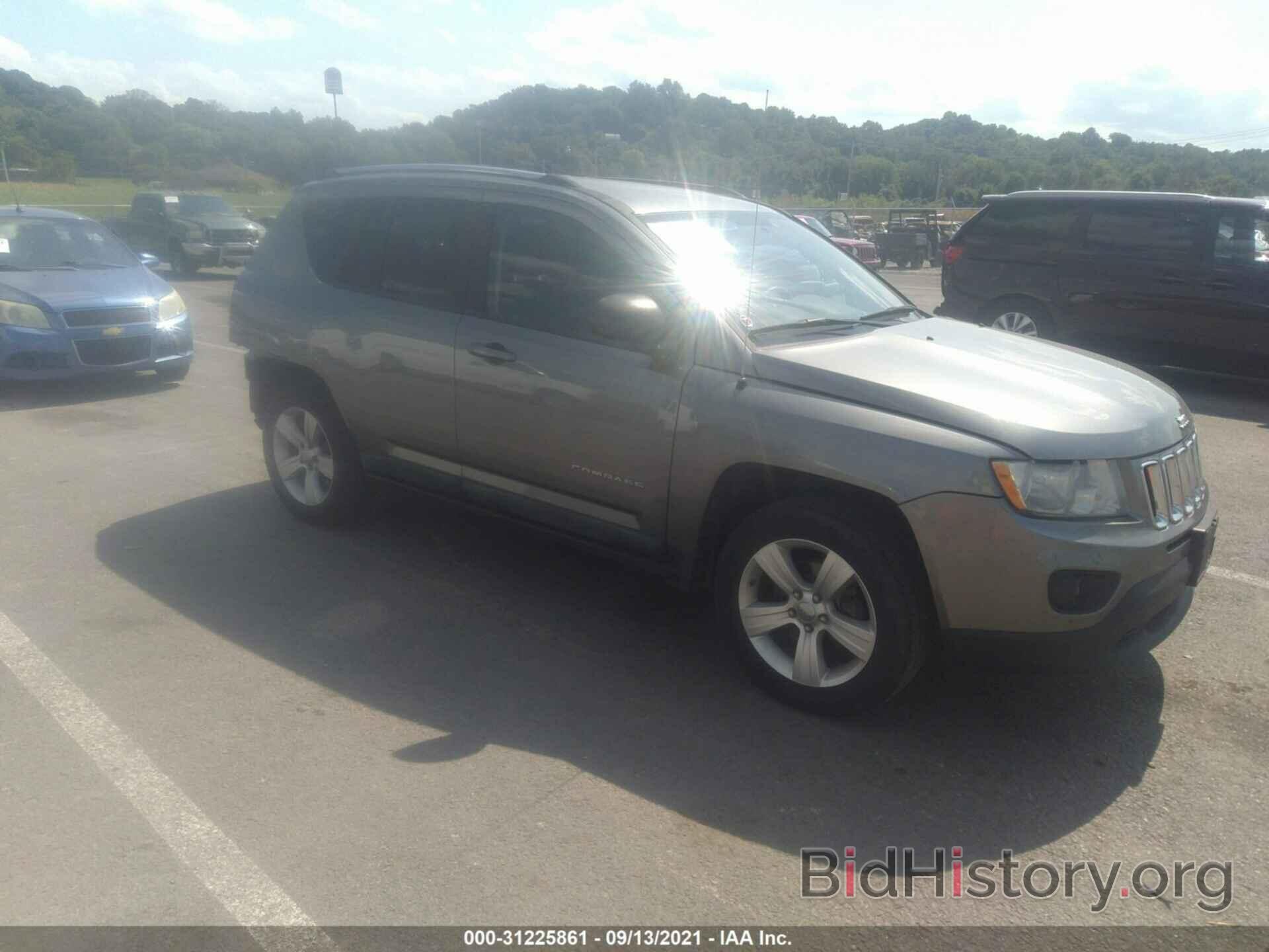 Photo 1J4NT1FB3BD287058 - JEEP COMPASS 2011