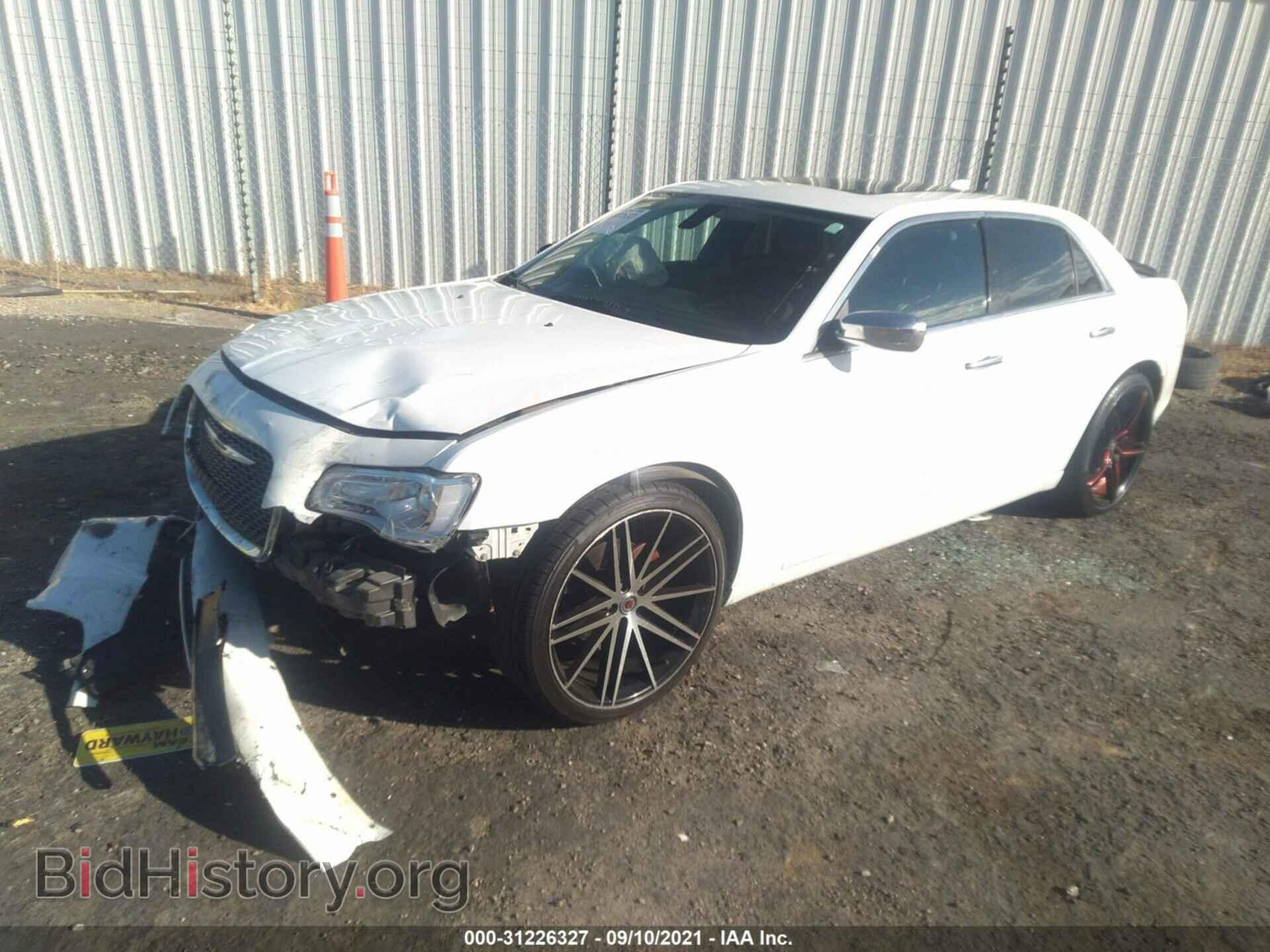 2016 CHRYSLER 300 - VIN: 2C3CCAEG5GH151765 - Фото 2
