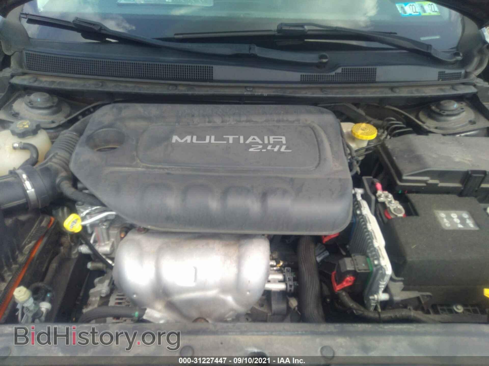 2015 CHRYSLER 200 - VIN: 1C3CCCAB5FN540045 - Фото 10