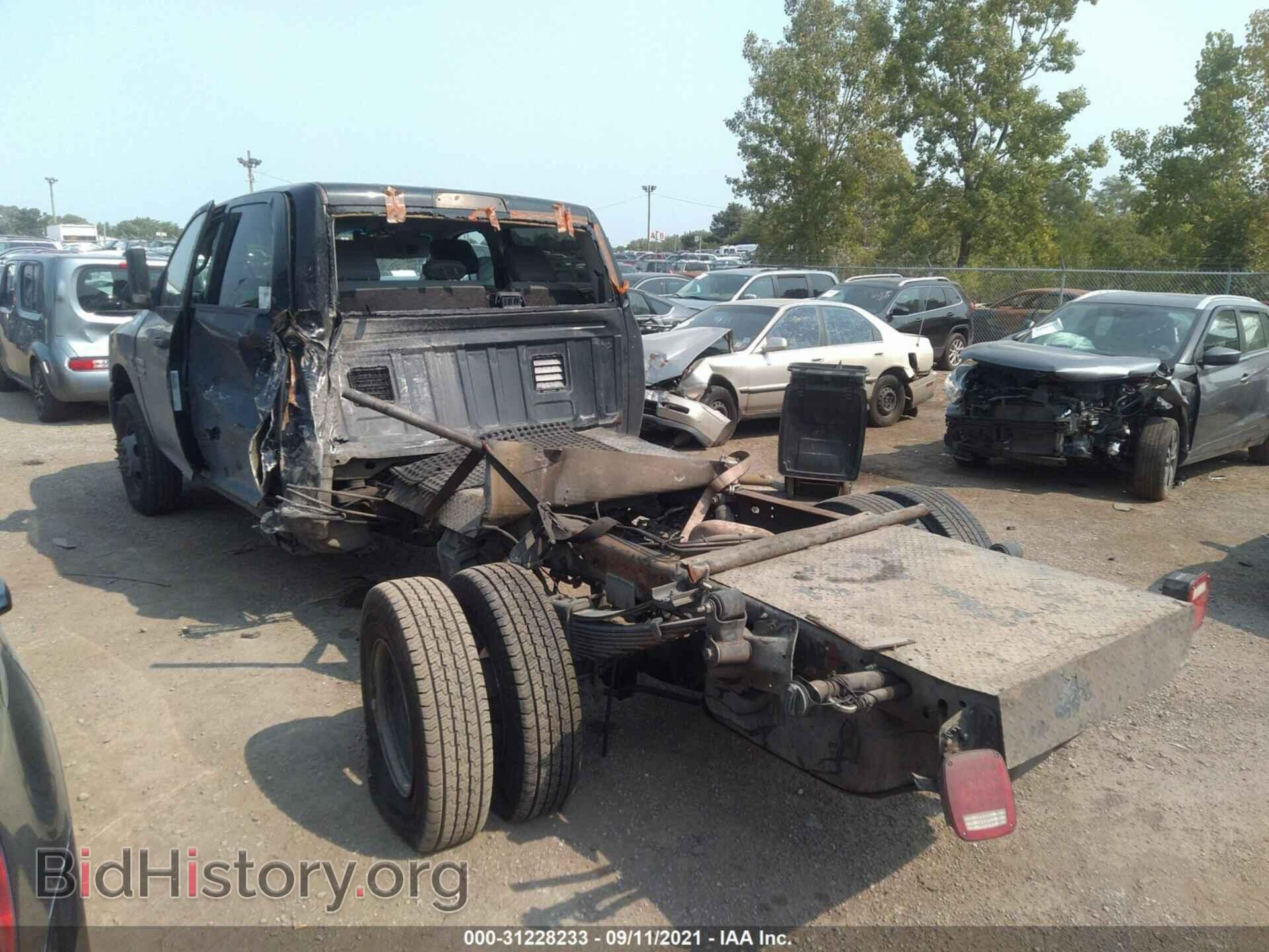 2018 RAM 3500 CHASSIS CAB - VIN: 3C7WRTCLXJG376020 - Photo 3