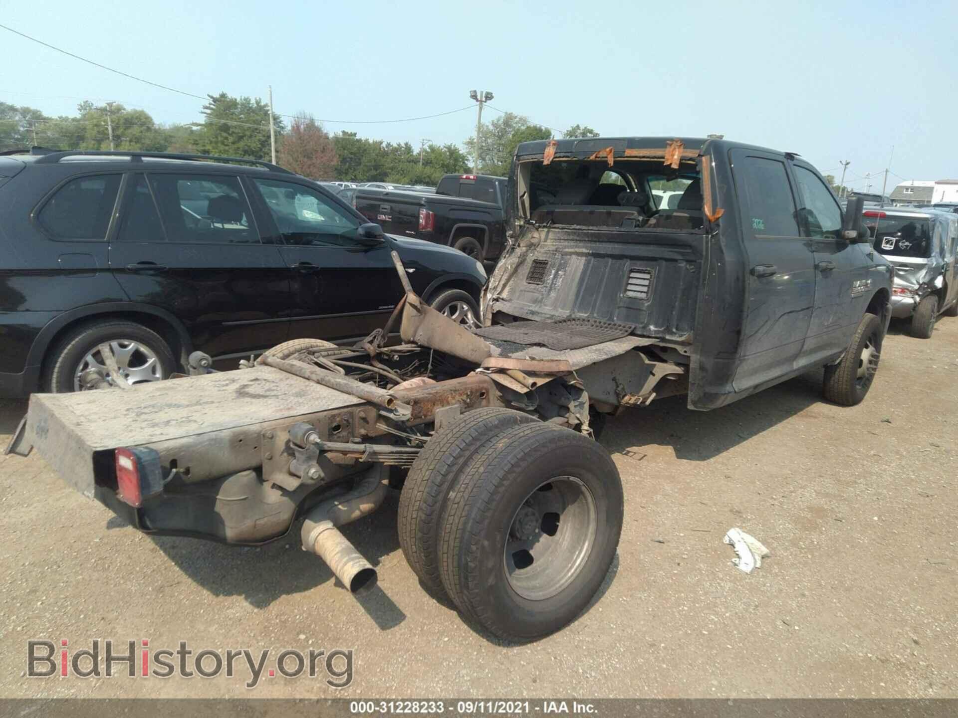 2018 RAM 3500 CHASSIS CAB - VIN: 3C7WRTCLXJG376020 - Photo 4