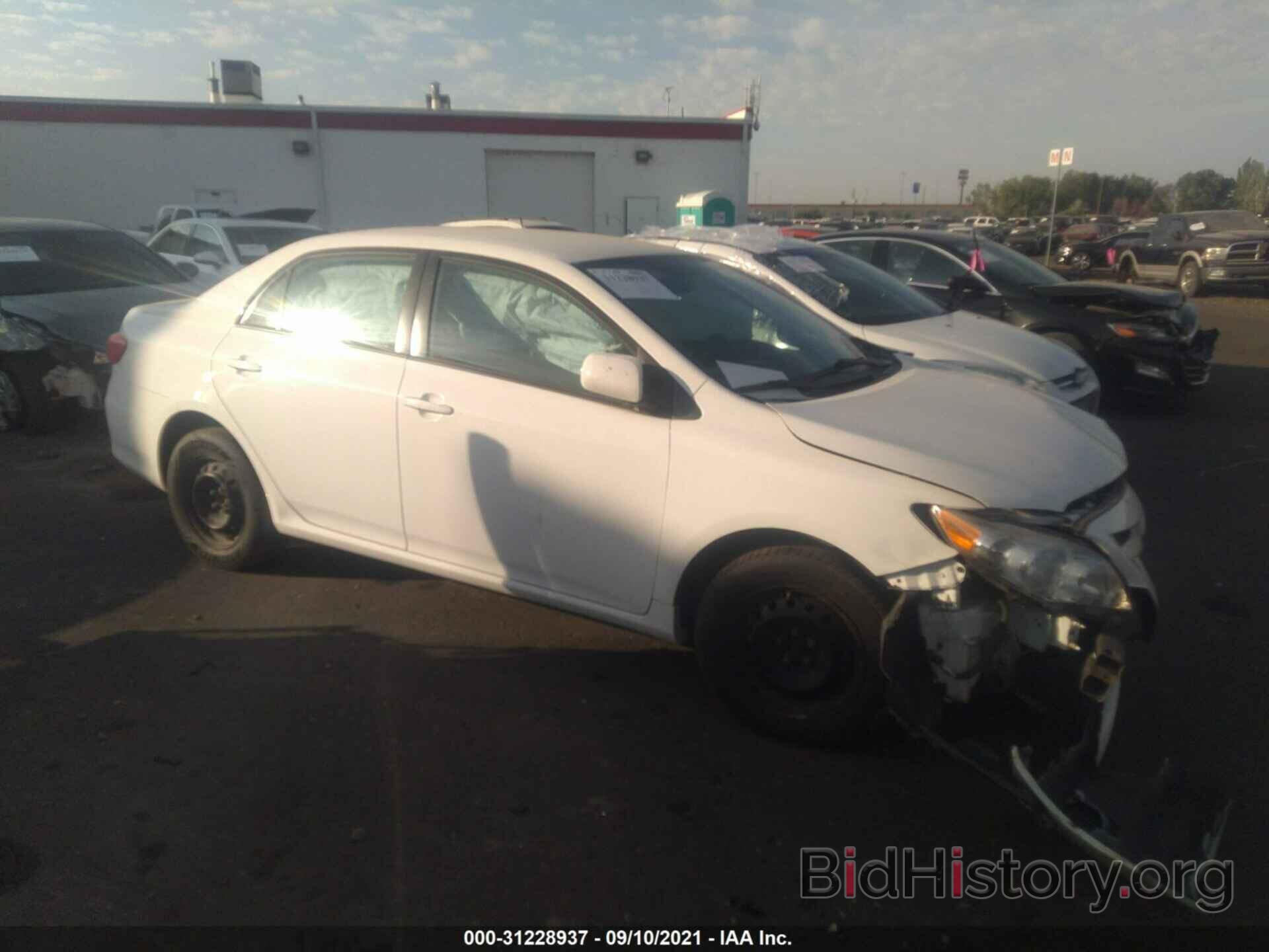 Photo 2T1BU4EE0BC586331 - TOYOTA COROLLA 2011