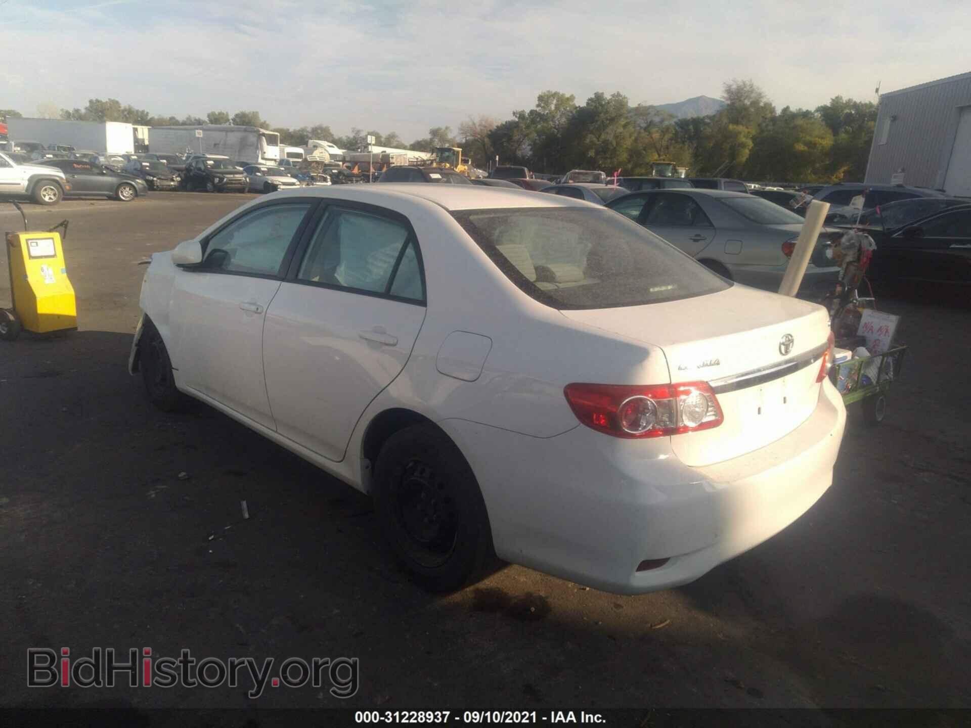 2011 TOYOTA COROLLA - VIN: 2T1BU4EE0BC586331 - Фото 3