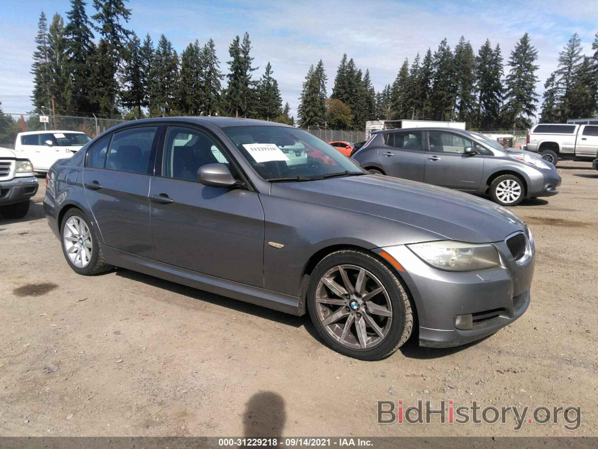 Photo WBAPH53579A448705 - BMW 3 SERIES 2009