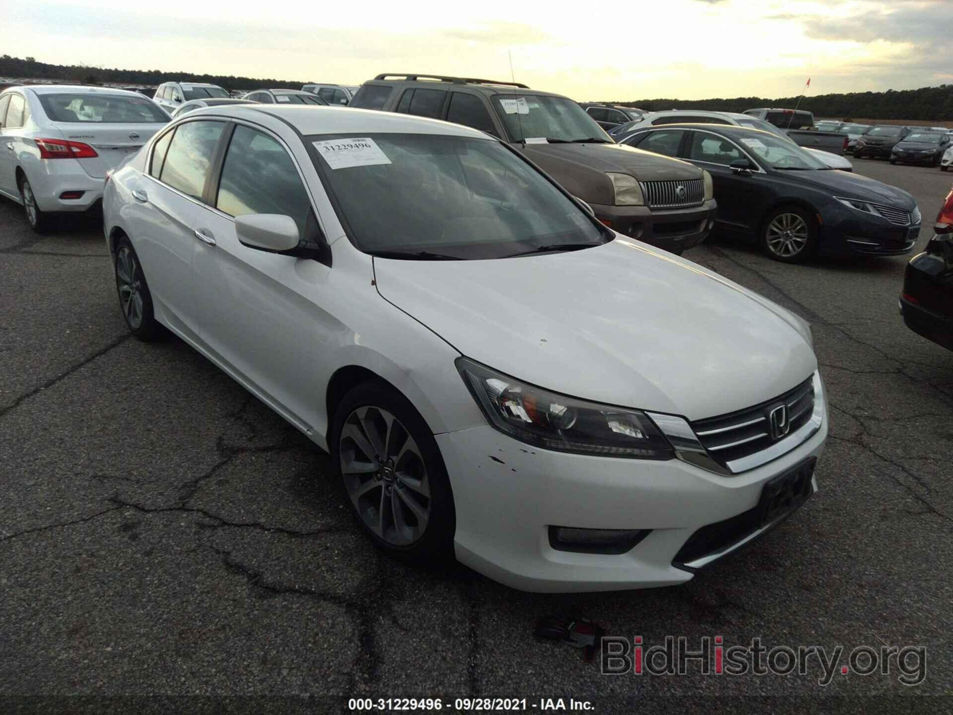 Photo 1HGCR2F55EA070615 - HONDA ACCORD SEDAN 2014