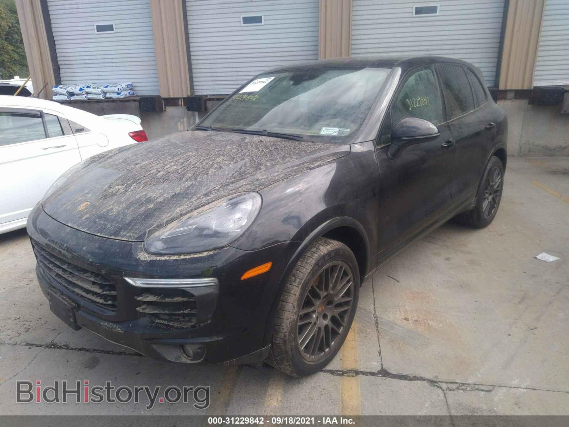 2017 PORSCHE CAYENNE - VIN: WP1AA2A29HKA84041 - Фото 2