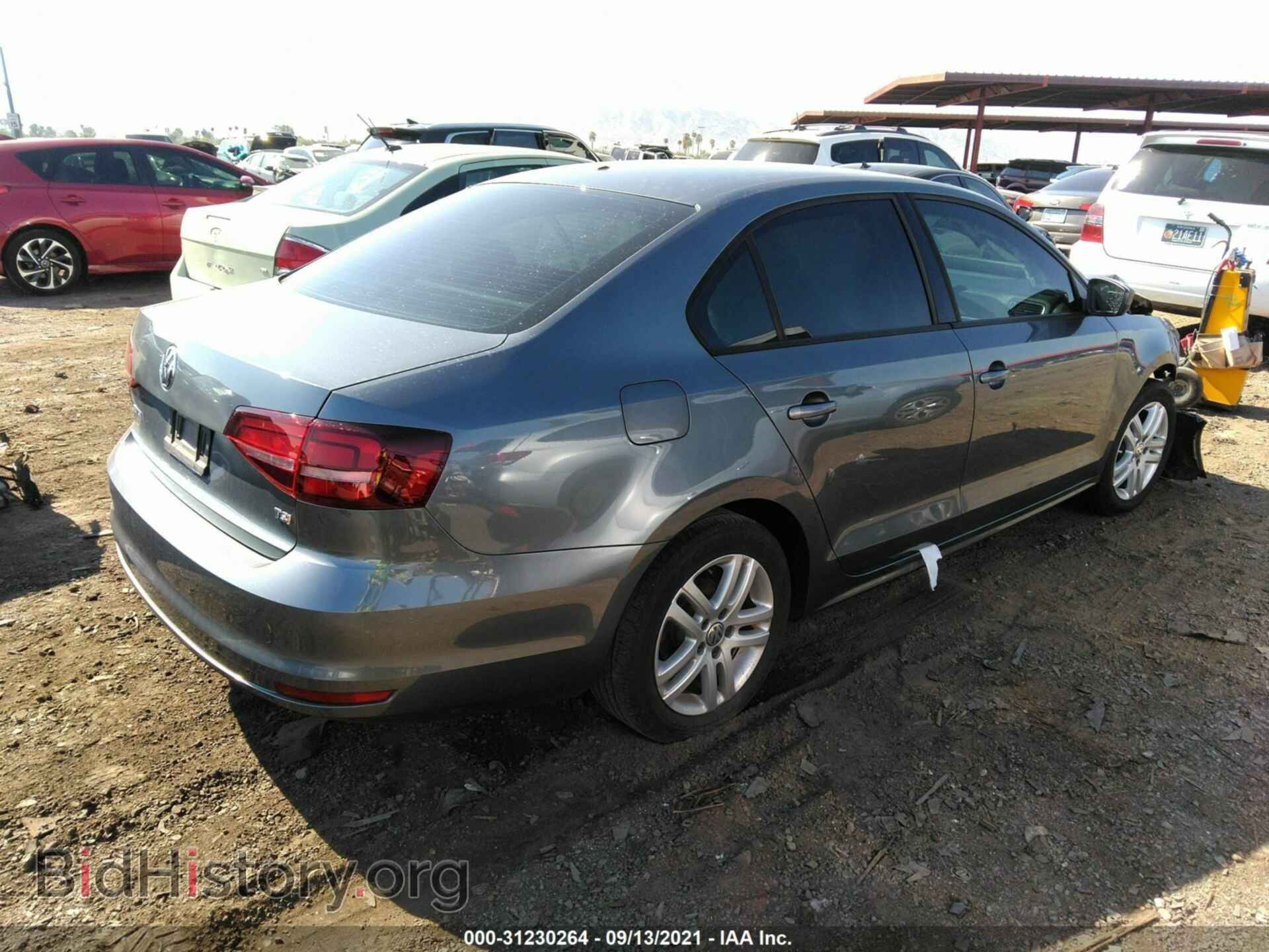 2018 VOLKSWAGEN JETTA - VIN: 3VW2B7AJ8JM263285 - Фото 4