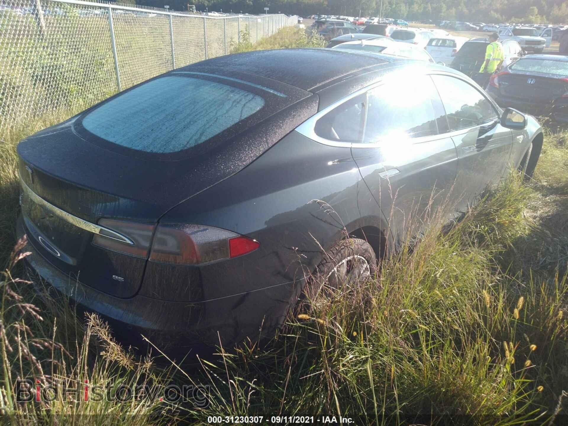2014 TESLA MODEL S - VIN: 5YJSA1H11EFP42439 - Photo 4