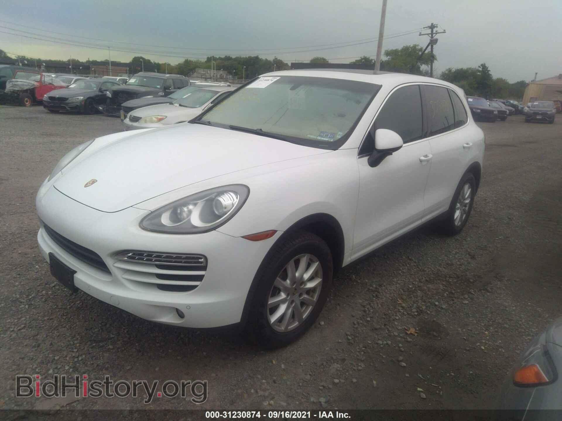 2013 PORSCHE CAYENNE - VIN: WP1AA2A29DLA04693 - Фото 2