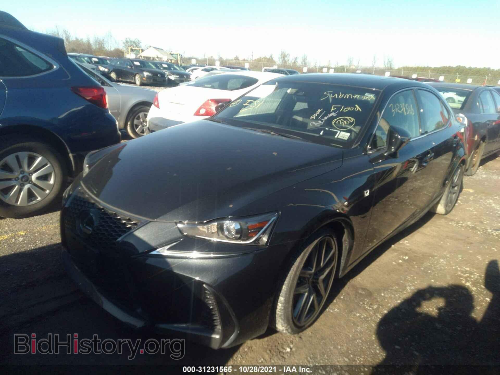 2019 LEXUS IS - VIN: JTHC81D28K5038359 - Фото 2