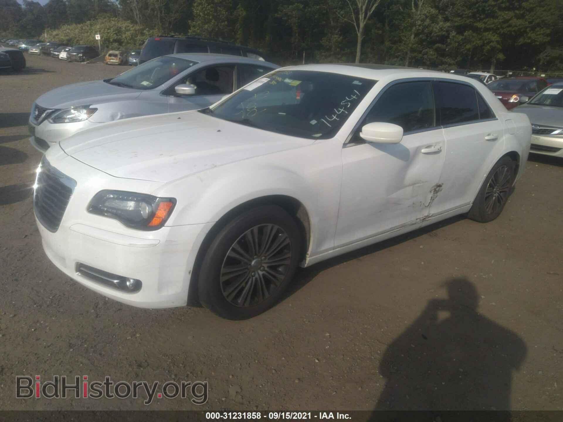 2014 CHRYSLER 300 - VIN: 2C3CCAGG0EH144541 - Photo 2