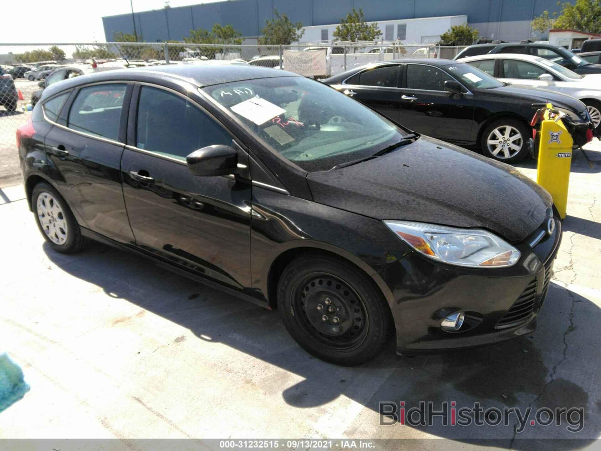 Photo 1FAHP3K29CL452973 - FORD FOCUS 2012