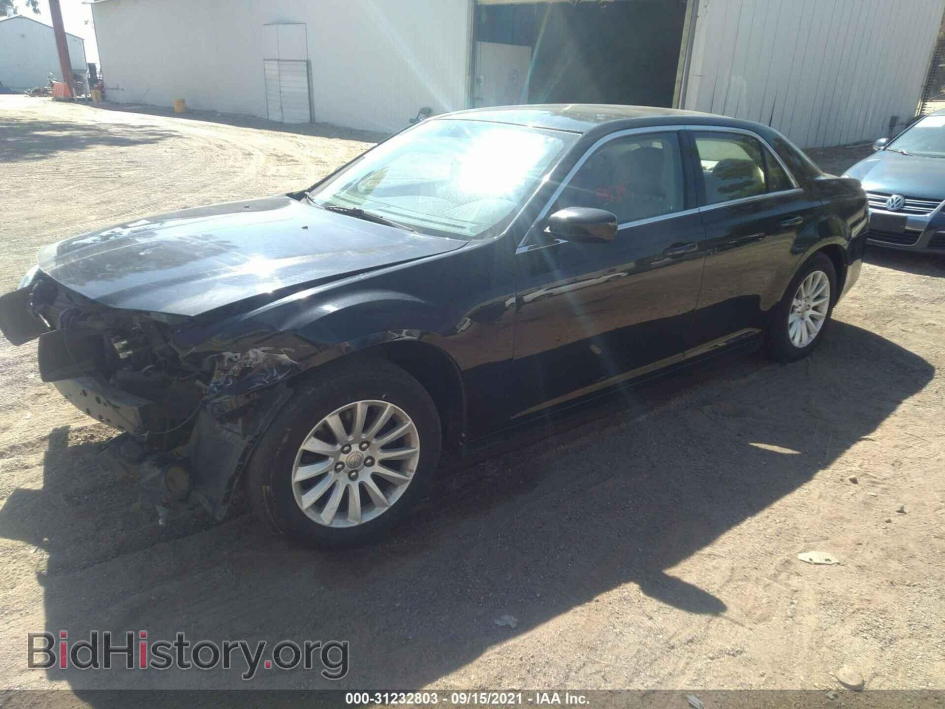 2013 CHRYSLER 300 - VIN: 2C3CCAAG8DH556522 - Photo 2